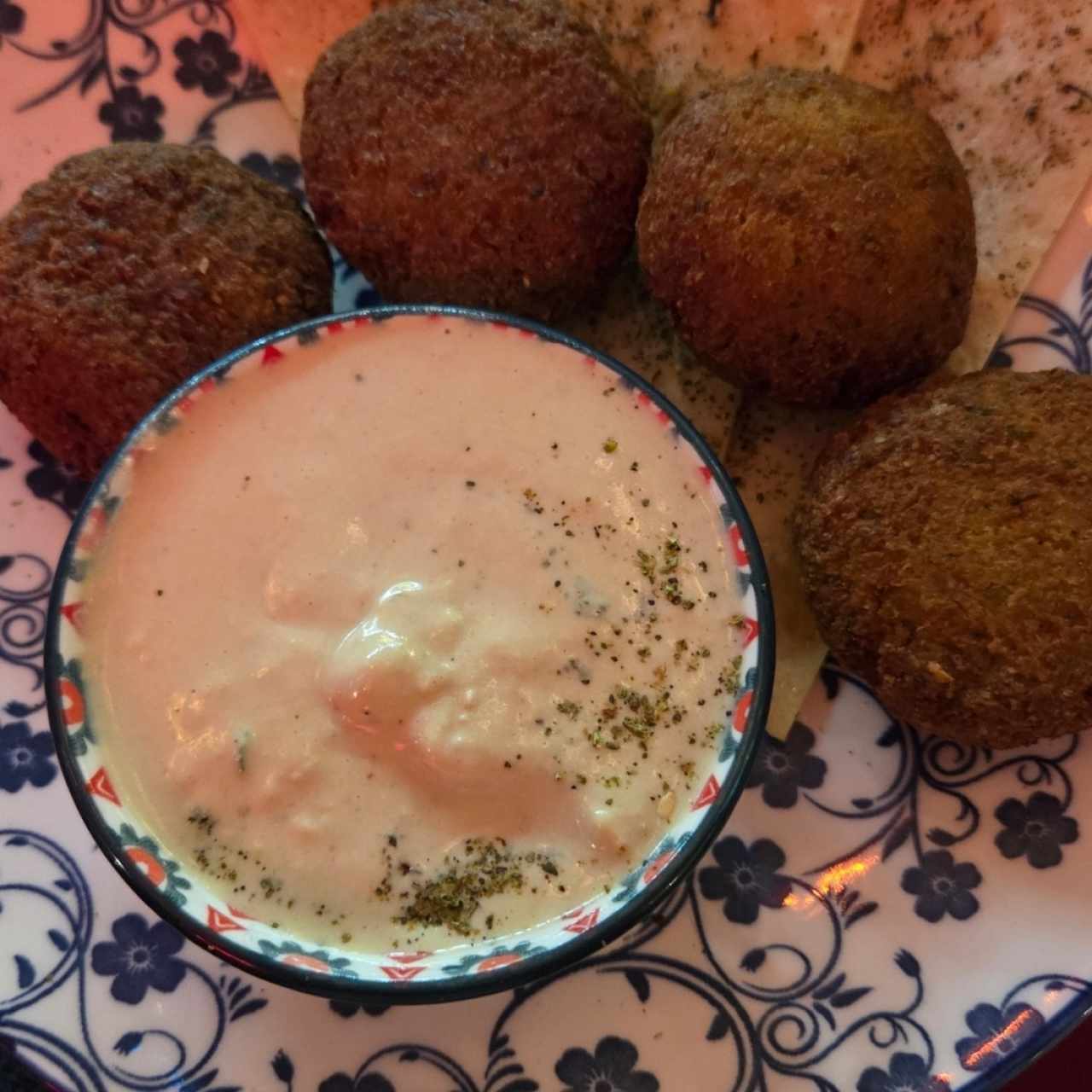 Falafel Pan Pita y Tarta
