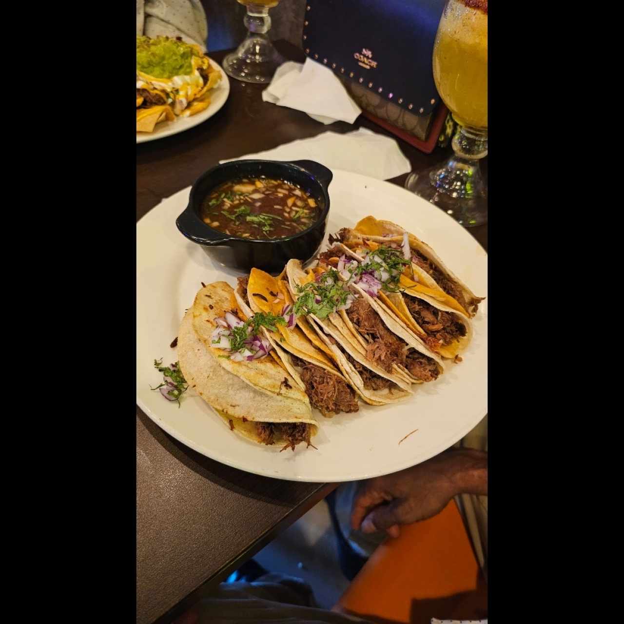 Los Antojables - Birria de Res