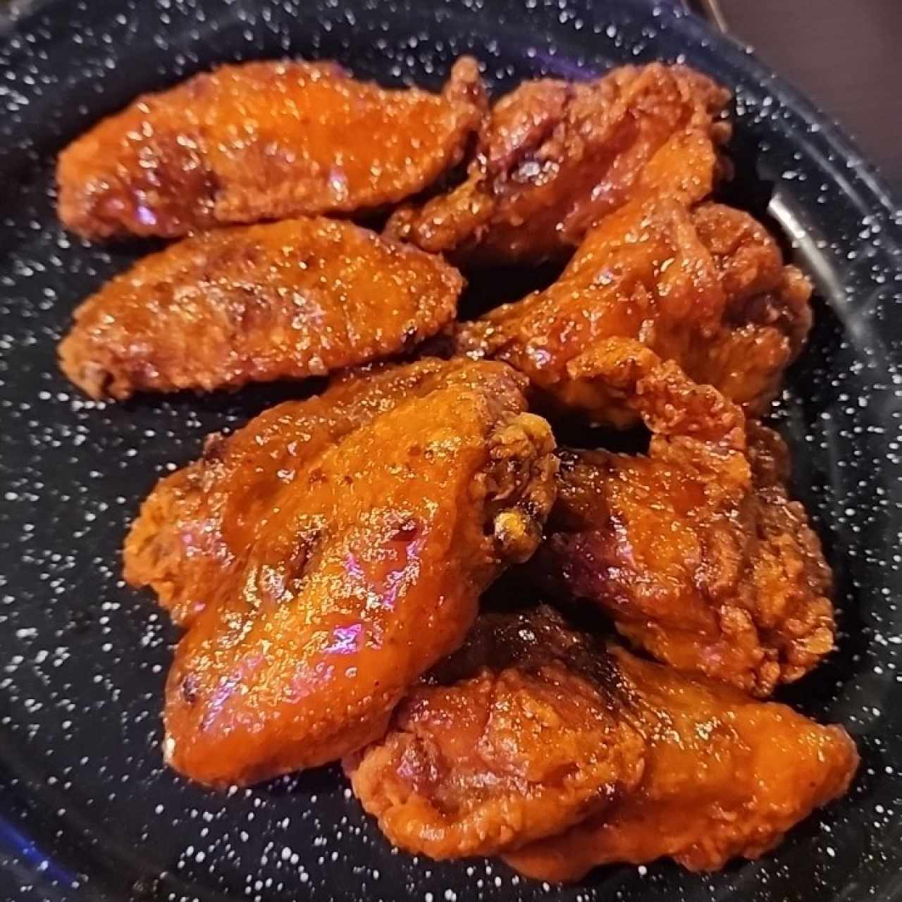 Alitas en salsa de spicy piña
