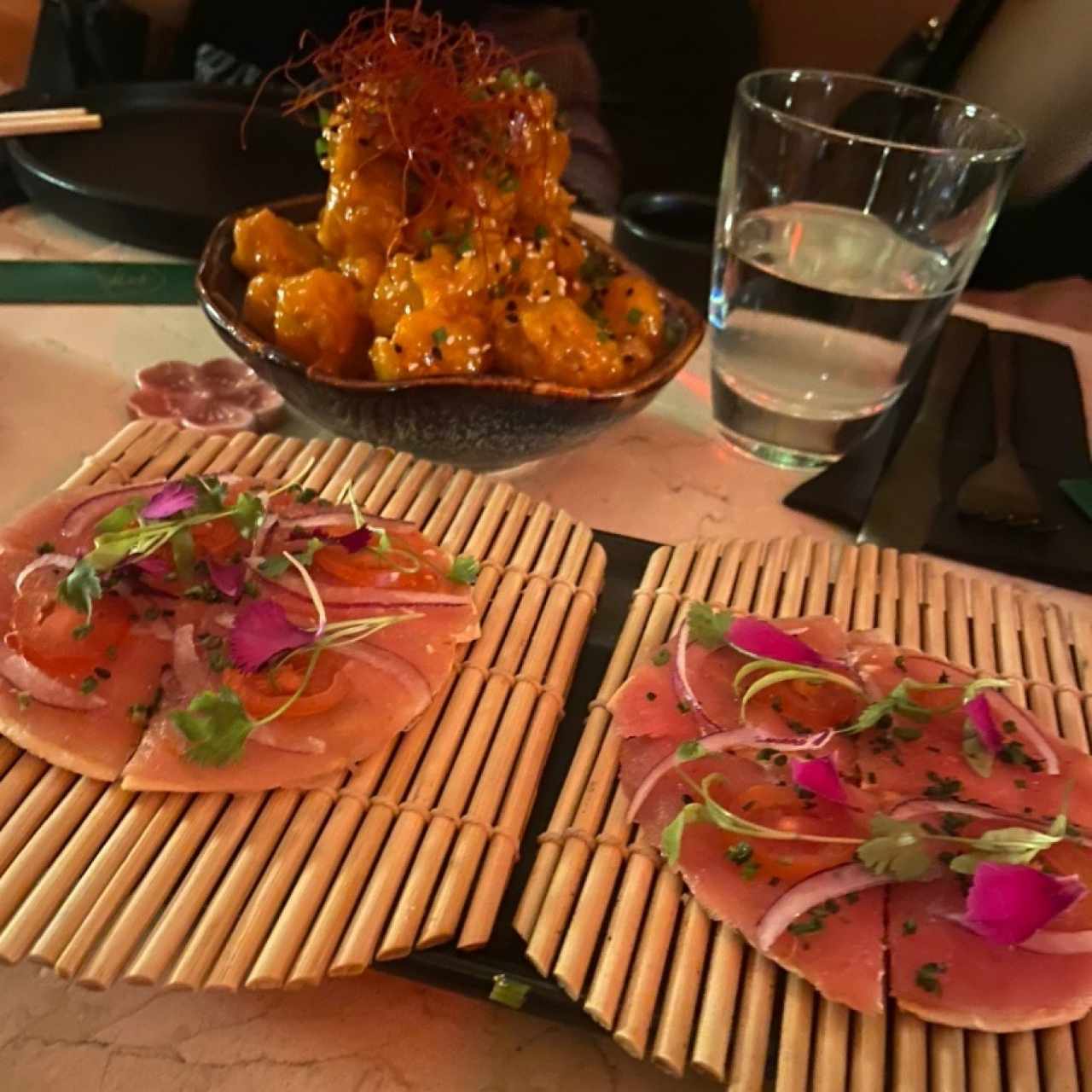 Tuna pizza y rockshrimp
