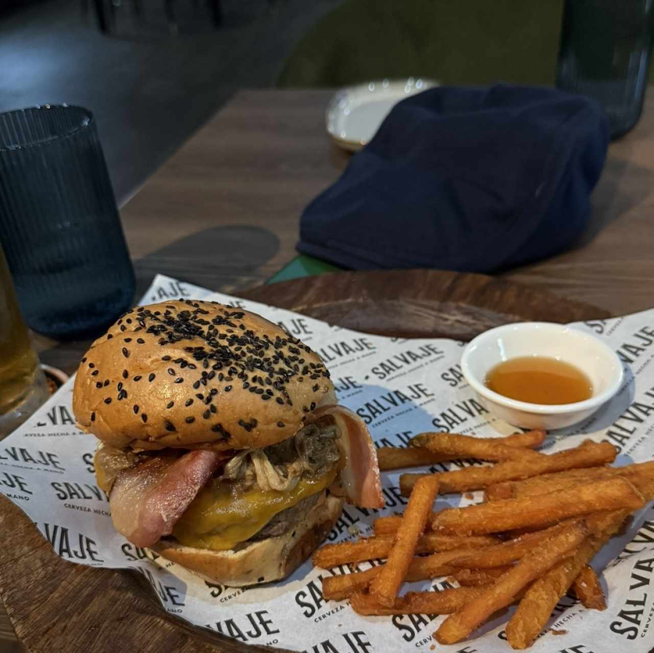 PLATOS PRINCIPALES - HAMBURGUESA SALVAJE