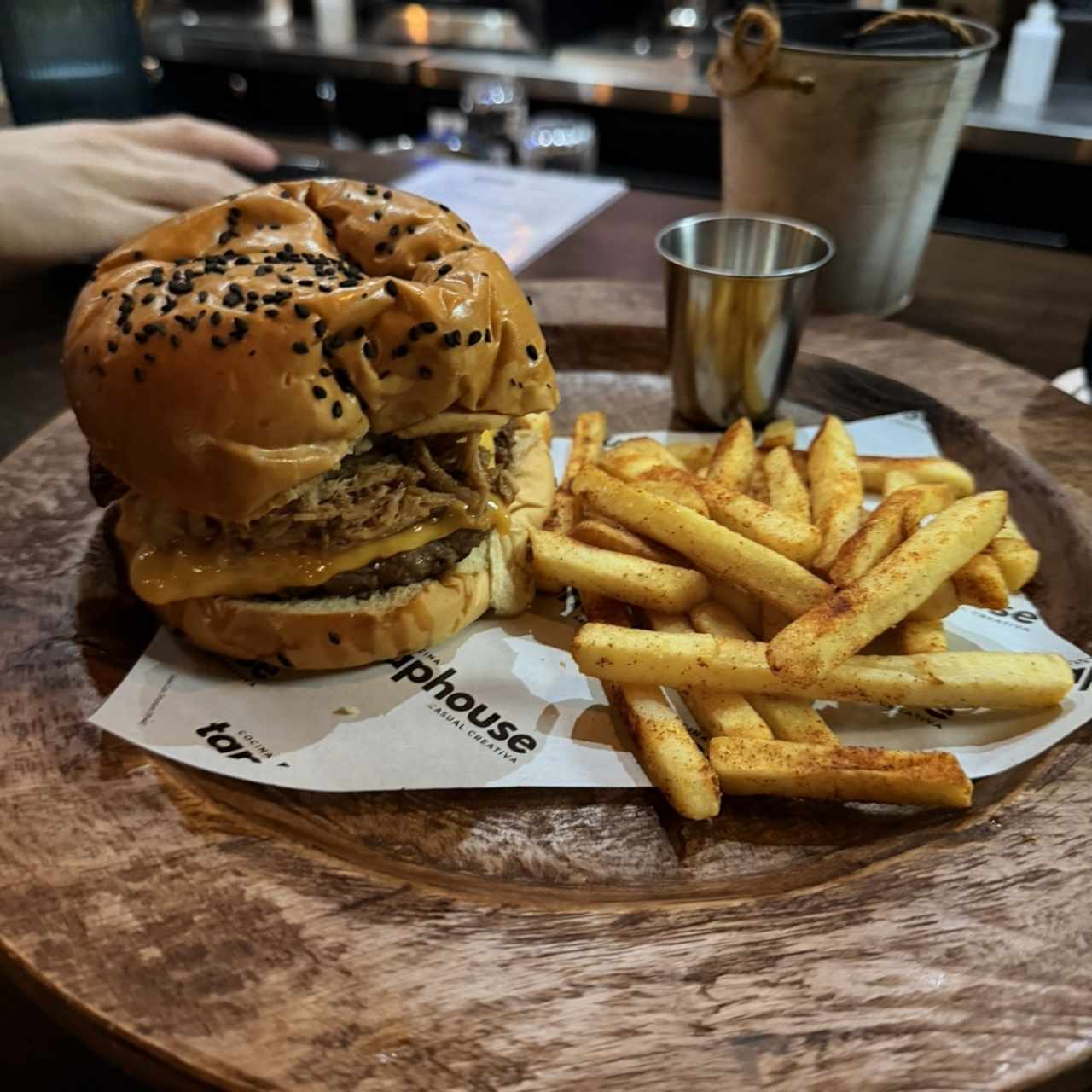 PLATOS PRINCIPALES - HAMBURGUESA SALVAJE