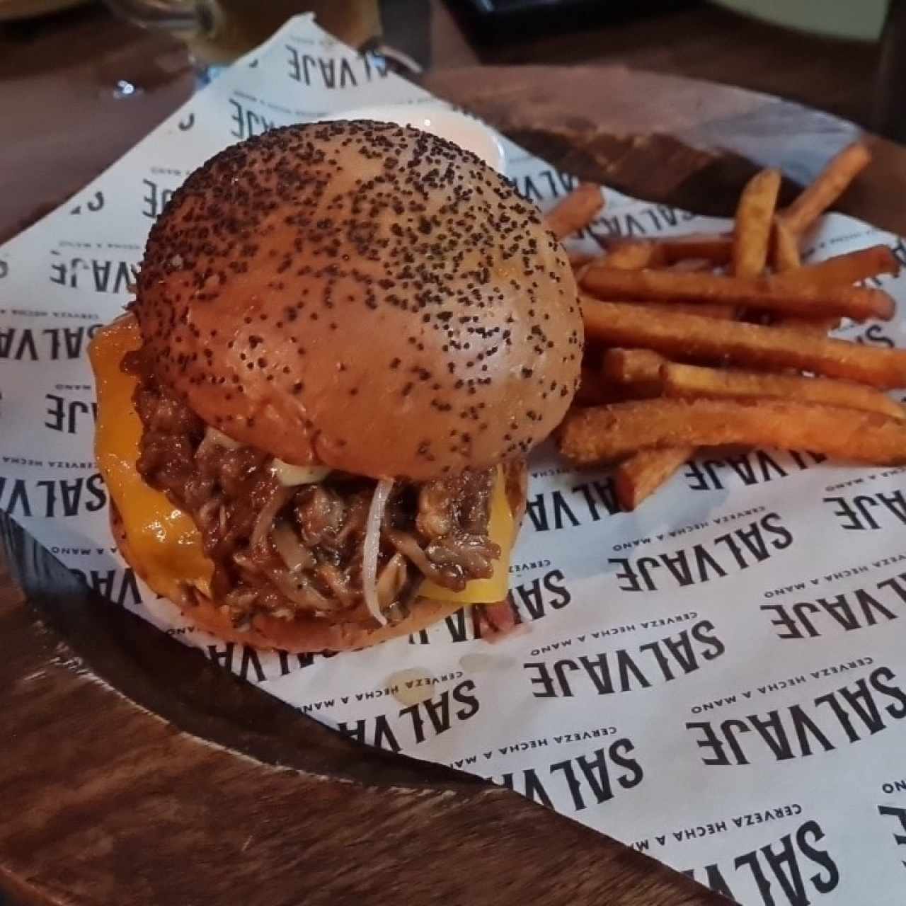 PLATOS PRINCIPALES - HAMBURGUESA SALVAJE