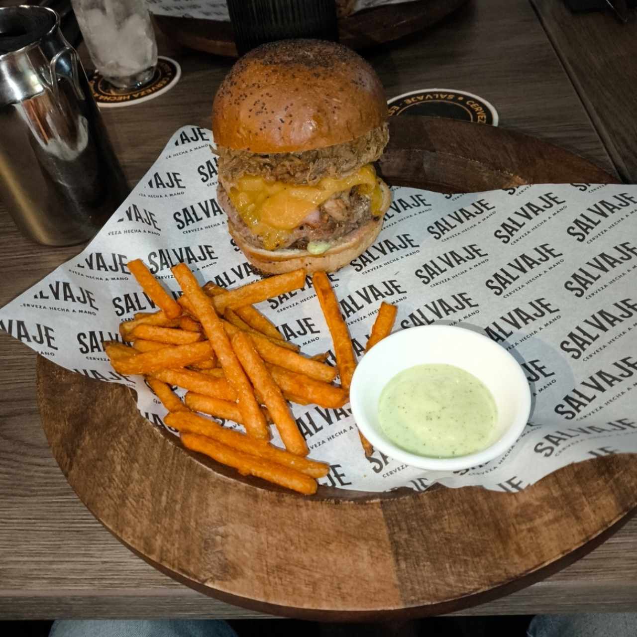 PLATOS PRINCIPALES - HAMBURGUESA SALVAJE