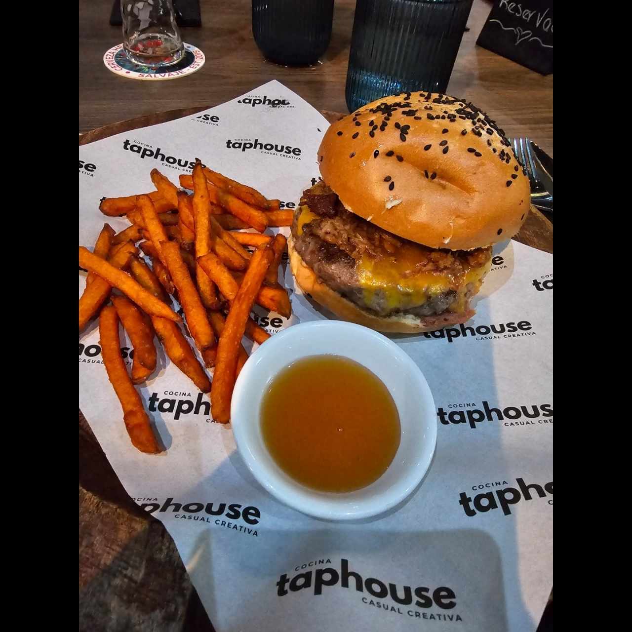 PLATOS PRINCIPALES - HAMBURGUESA SALVAJE