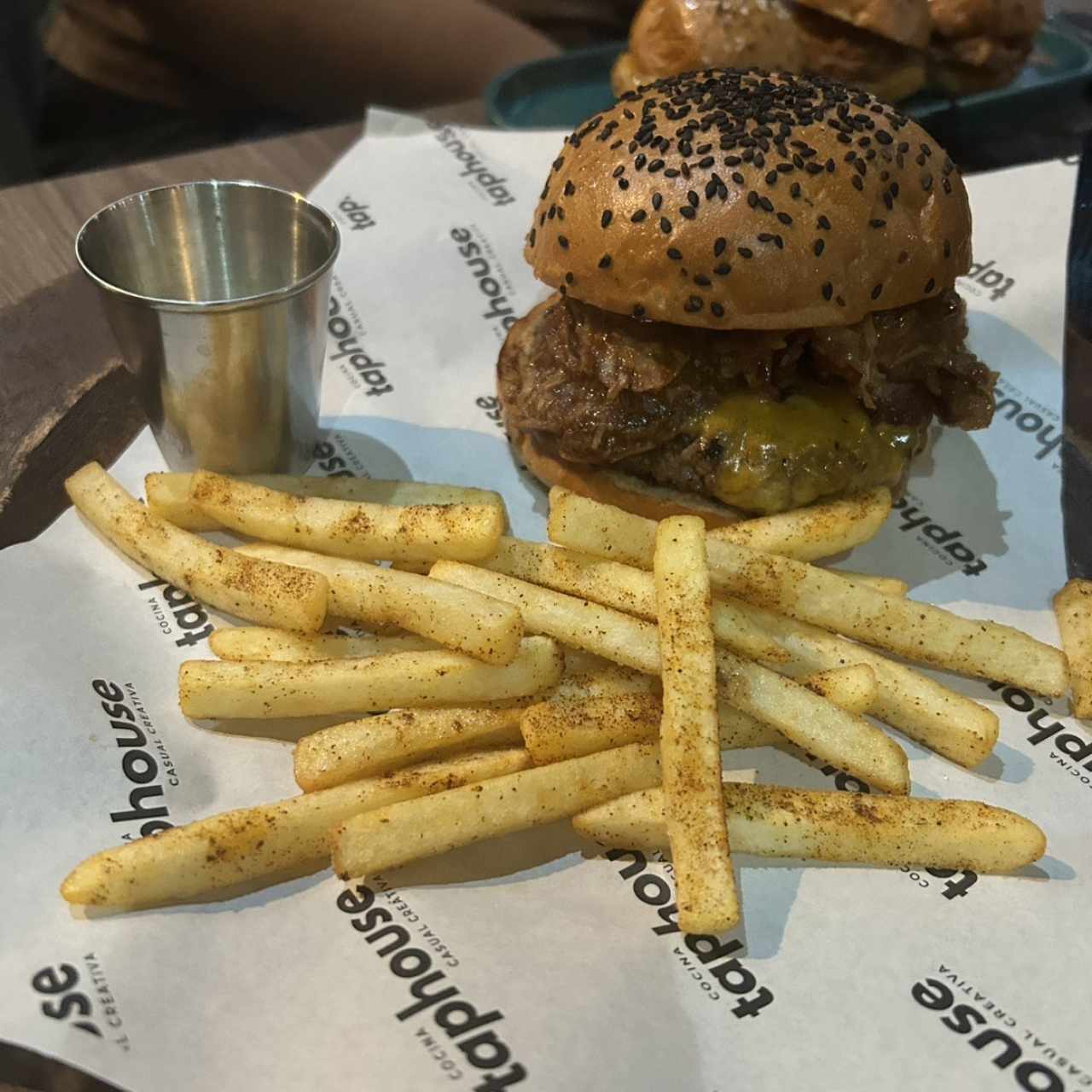 PLATOS PRINCIPALES - HAMBURGUESA SALVAJE