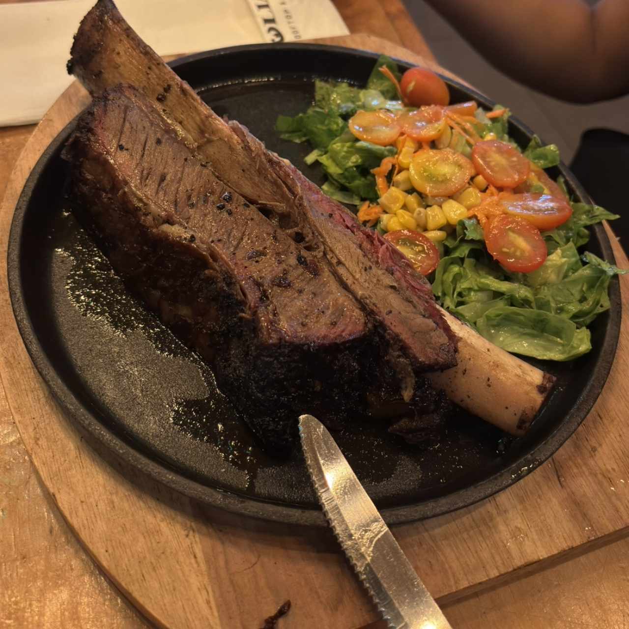 Beef Ribs (Porción Personal) con ensalada