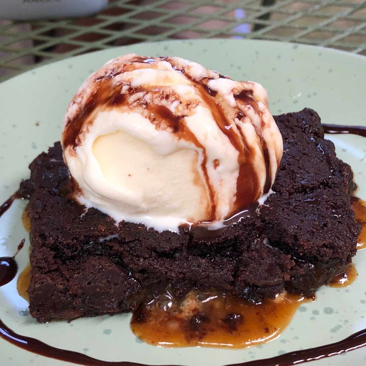 Brownie con helado