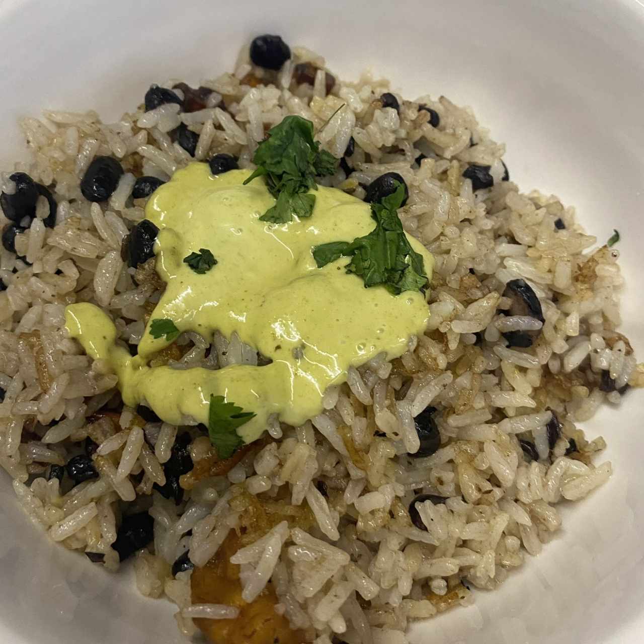 Arroz de jazmín con frijoles negros y cuadritos de platano maduro (chico)