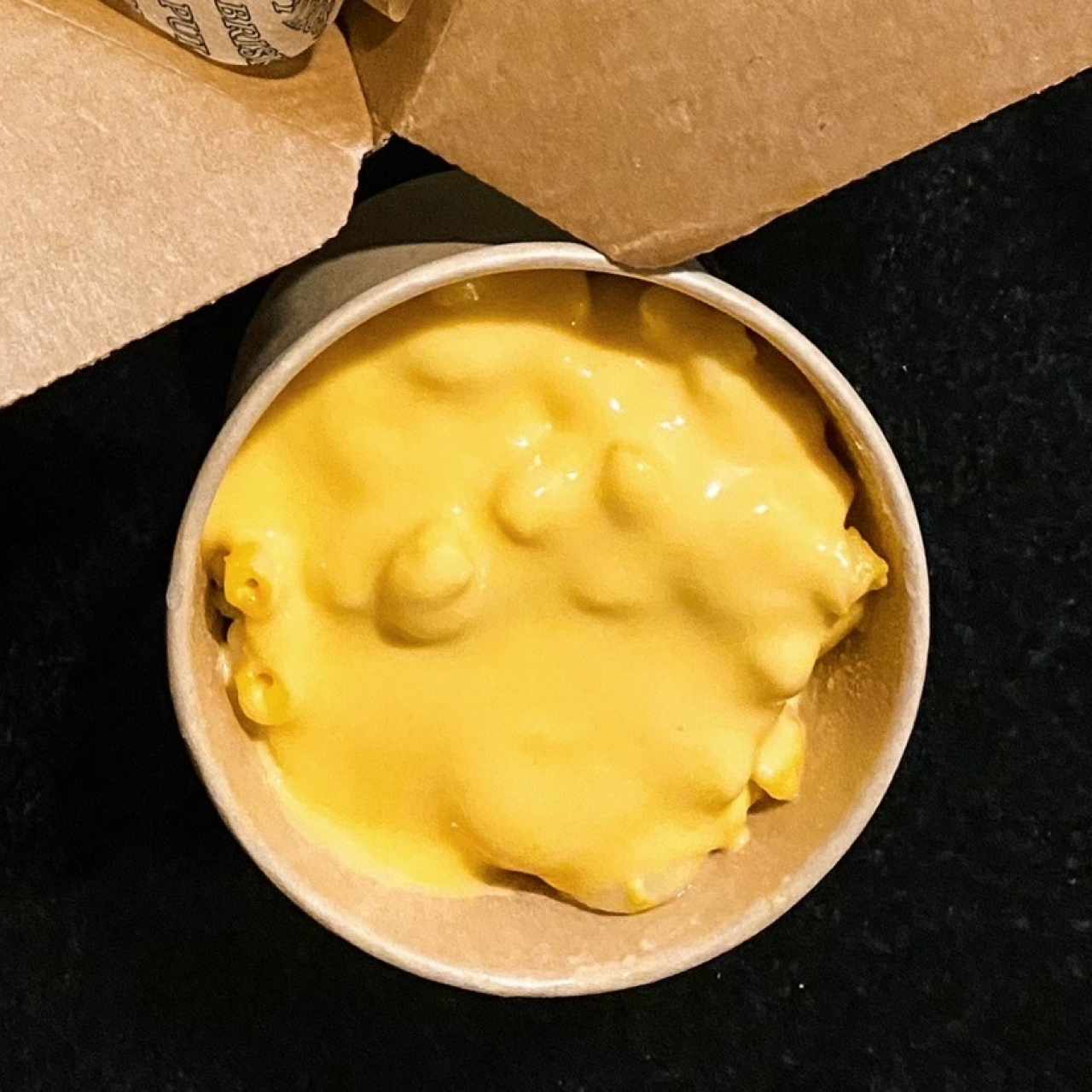 Acompañantes - Coditos con Queso