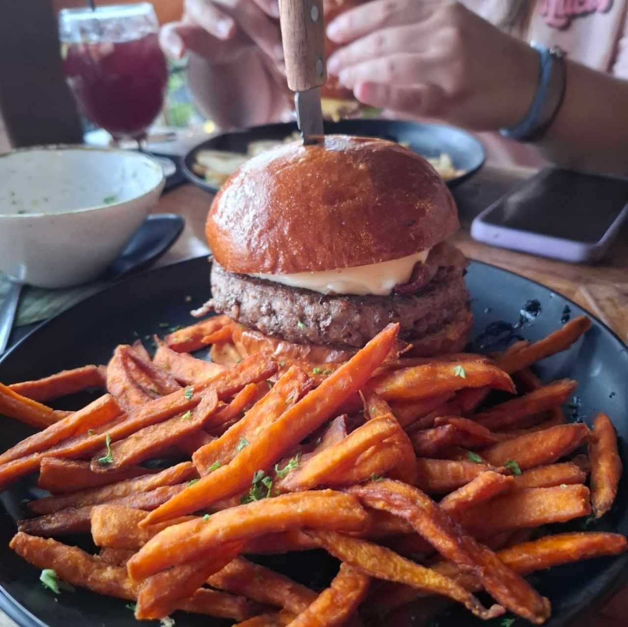 BBQ Grill - Hamburguesa Praia