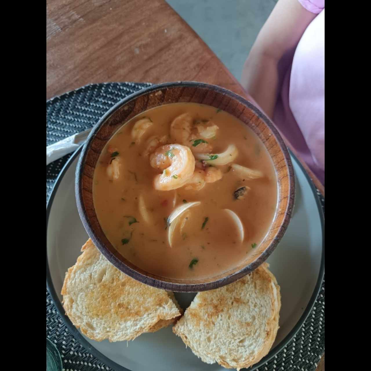 Empezamos Con: - Sopa de Mariscos
