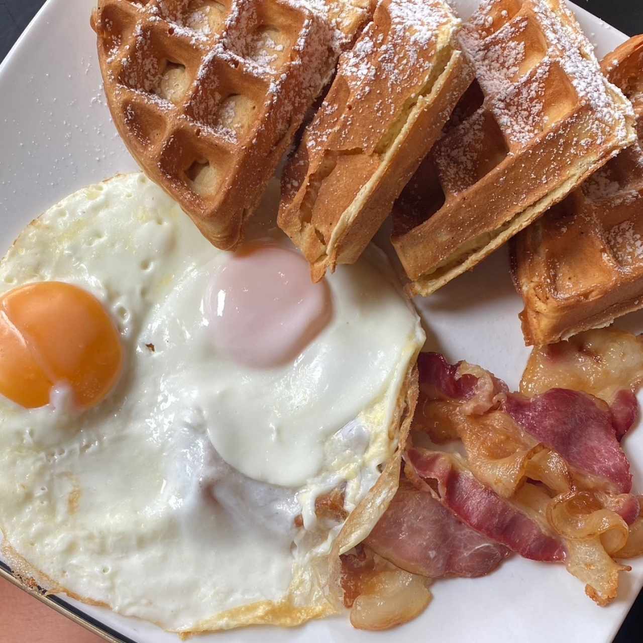 Waffles con todo 