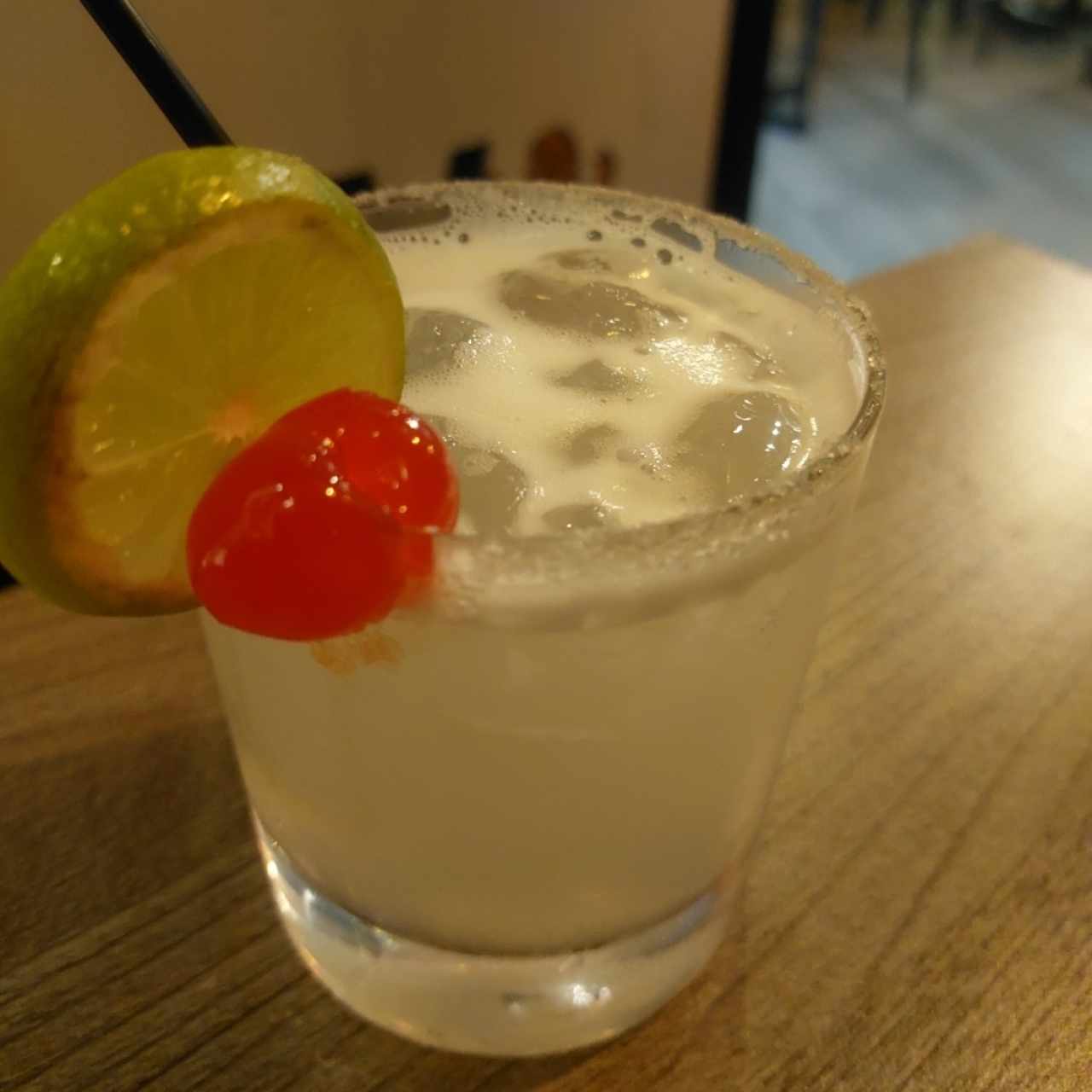 margarita limón a la roca
