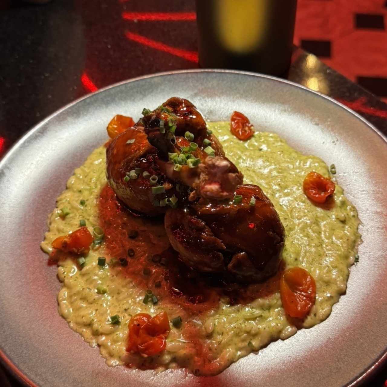 Pollo al jardin con risotto de nuez moscada y pesto