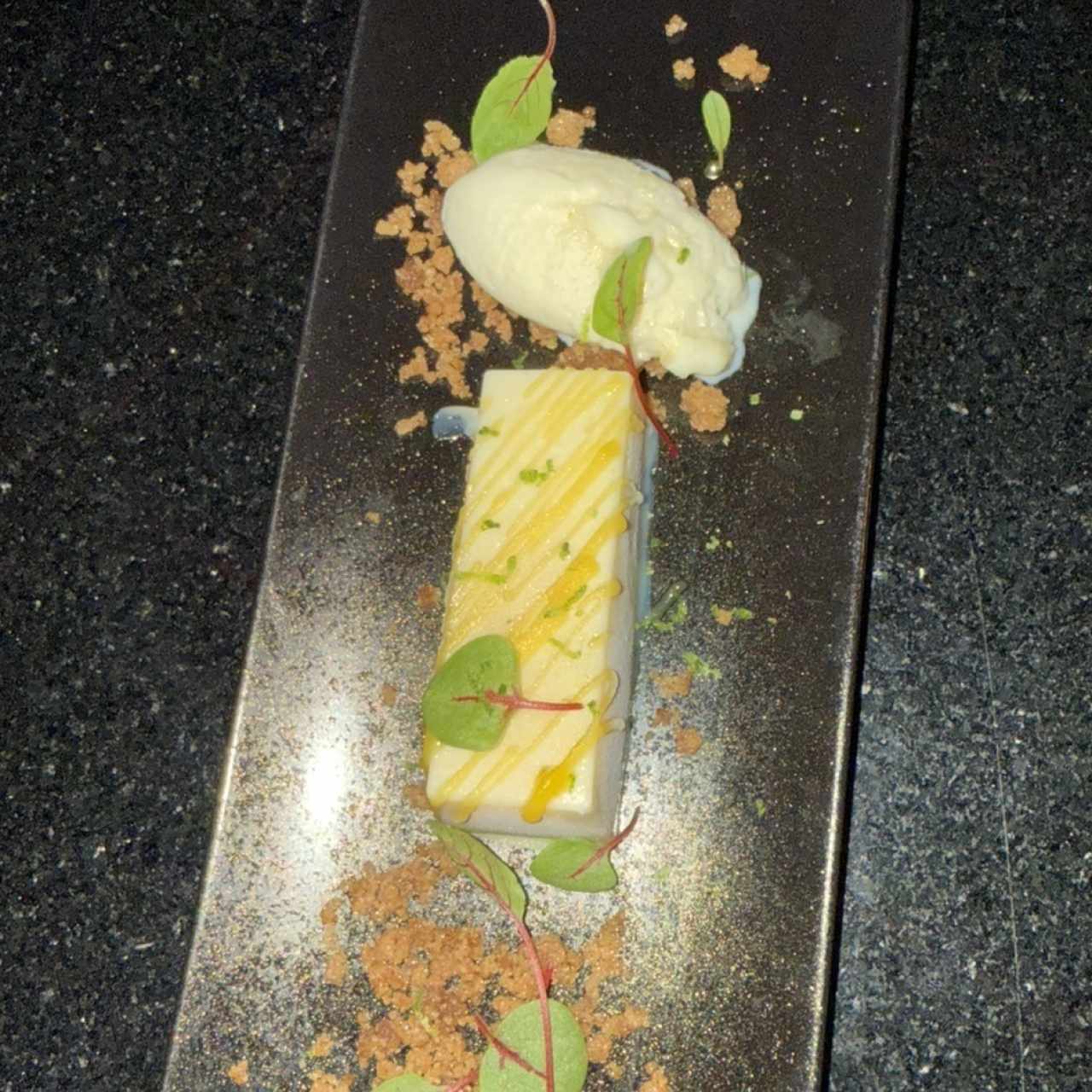 Mousse de limon con helado 