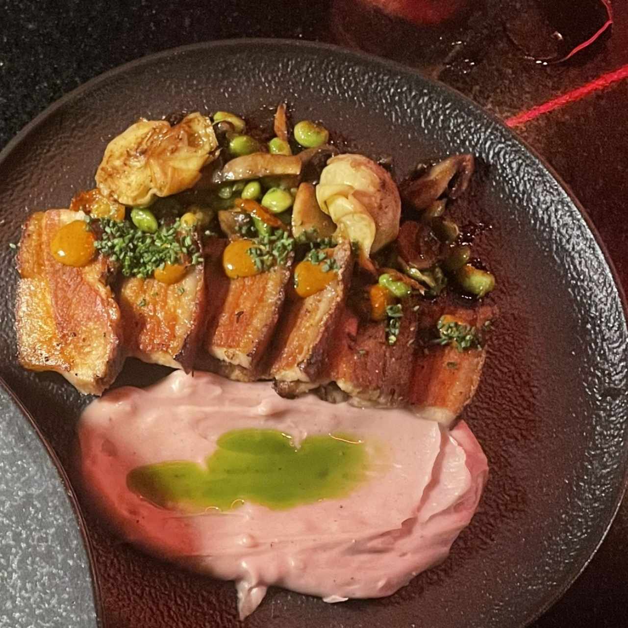 Kitchen - Pork Belly con puré de otoe