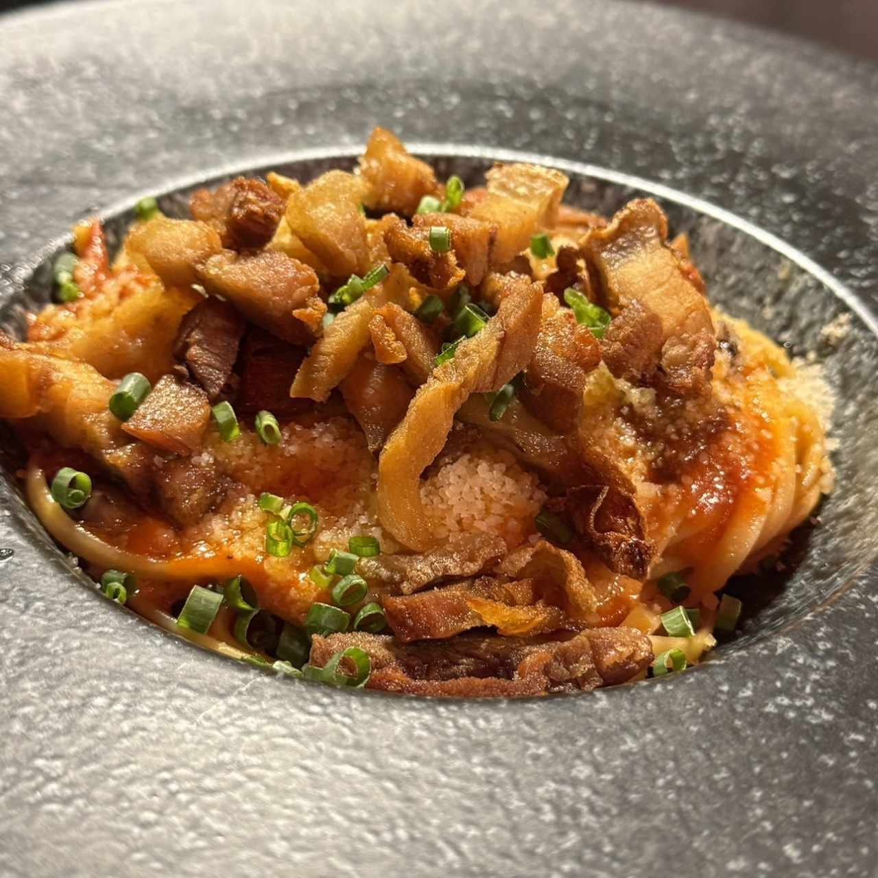 Linguini a la amatriciana con pork belly 