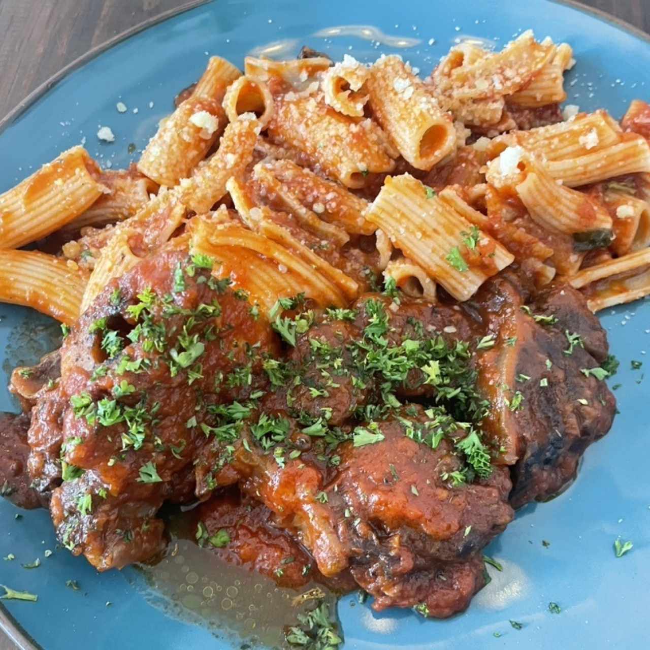 Ossobuco con rogatoni
