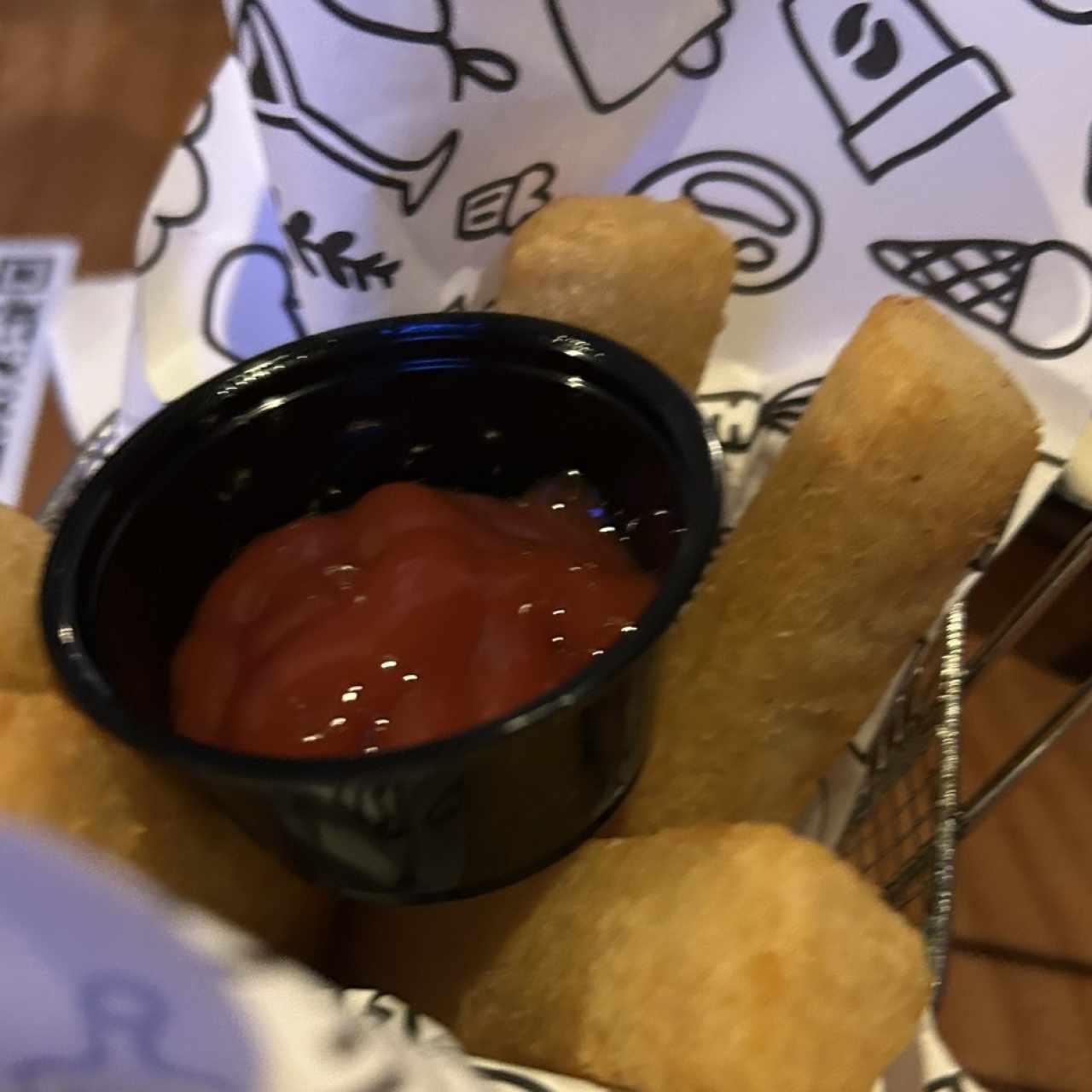 PURÉ DE PAPA, VEGETALES SALTEADOS, PATACONES, YUCA FRITA