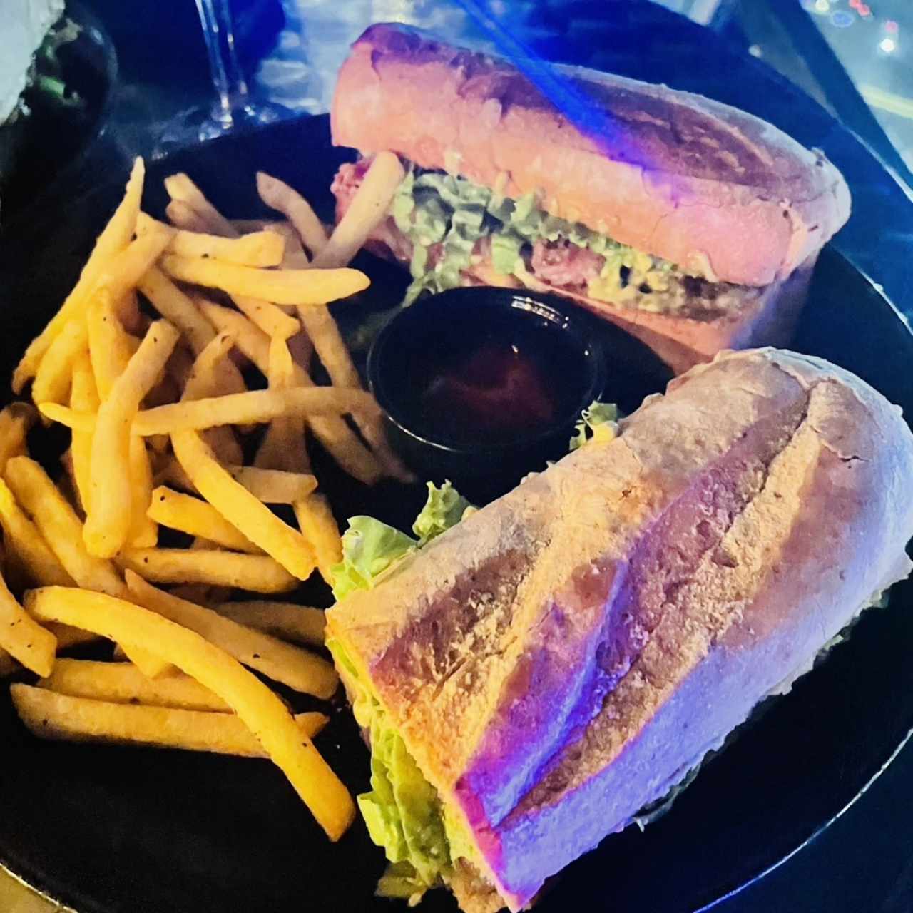 Platos Fuertes - SANDWICH JUNGLE