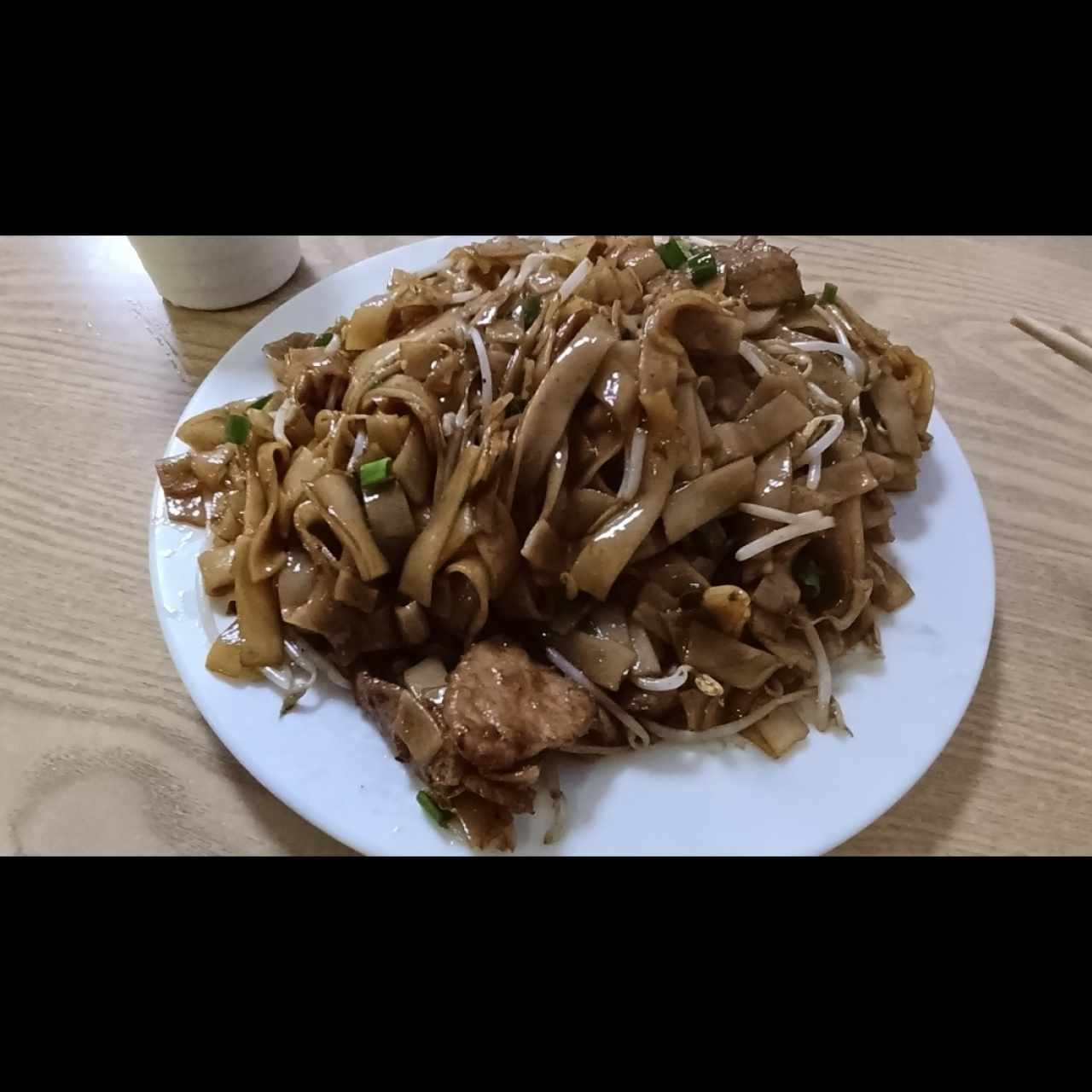 Chow fun carne