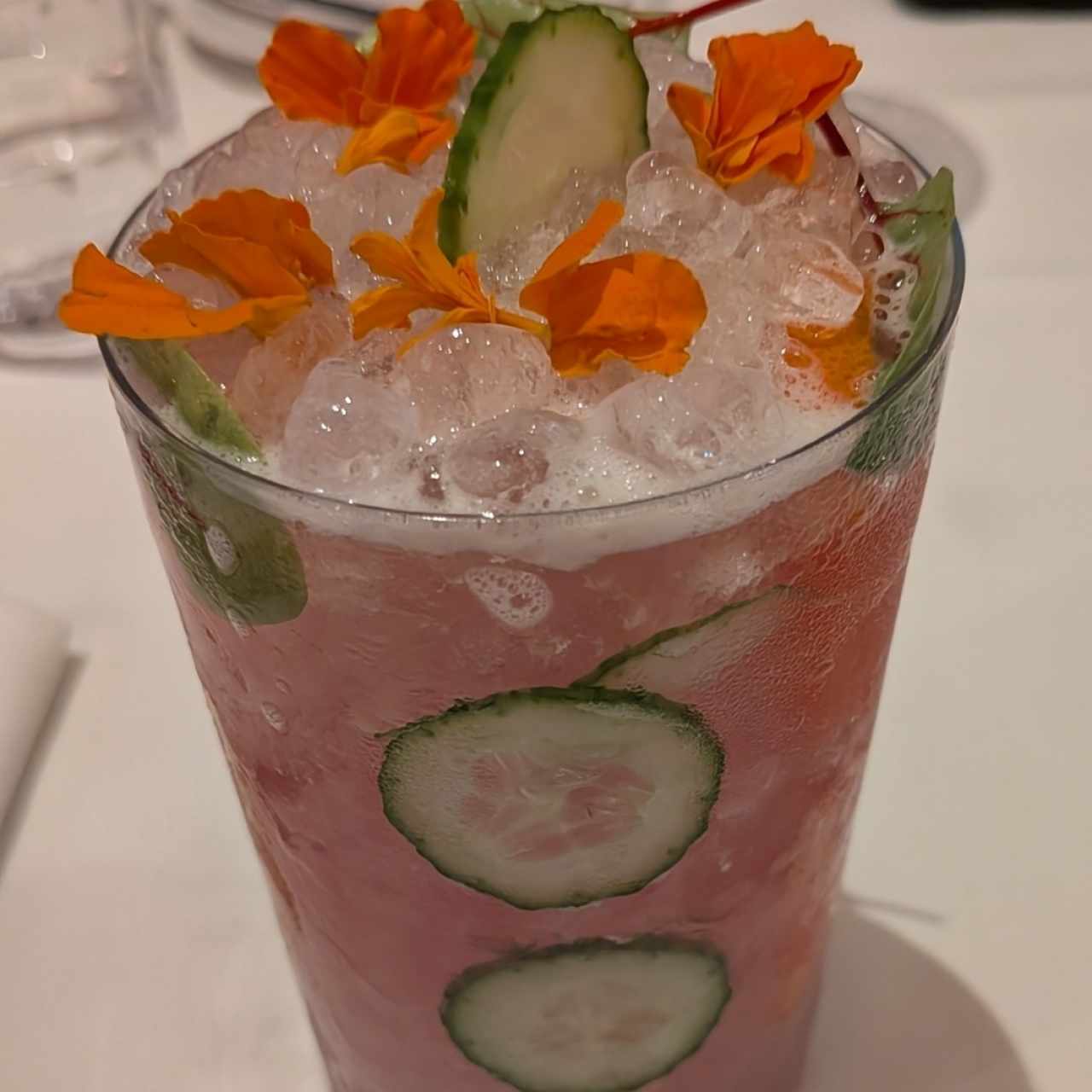 Cóctel con gin (no recuerdo el nombre)