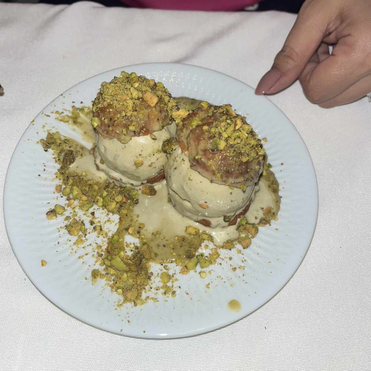 DOLCI - Pistacchio Profiteroles