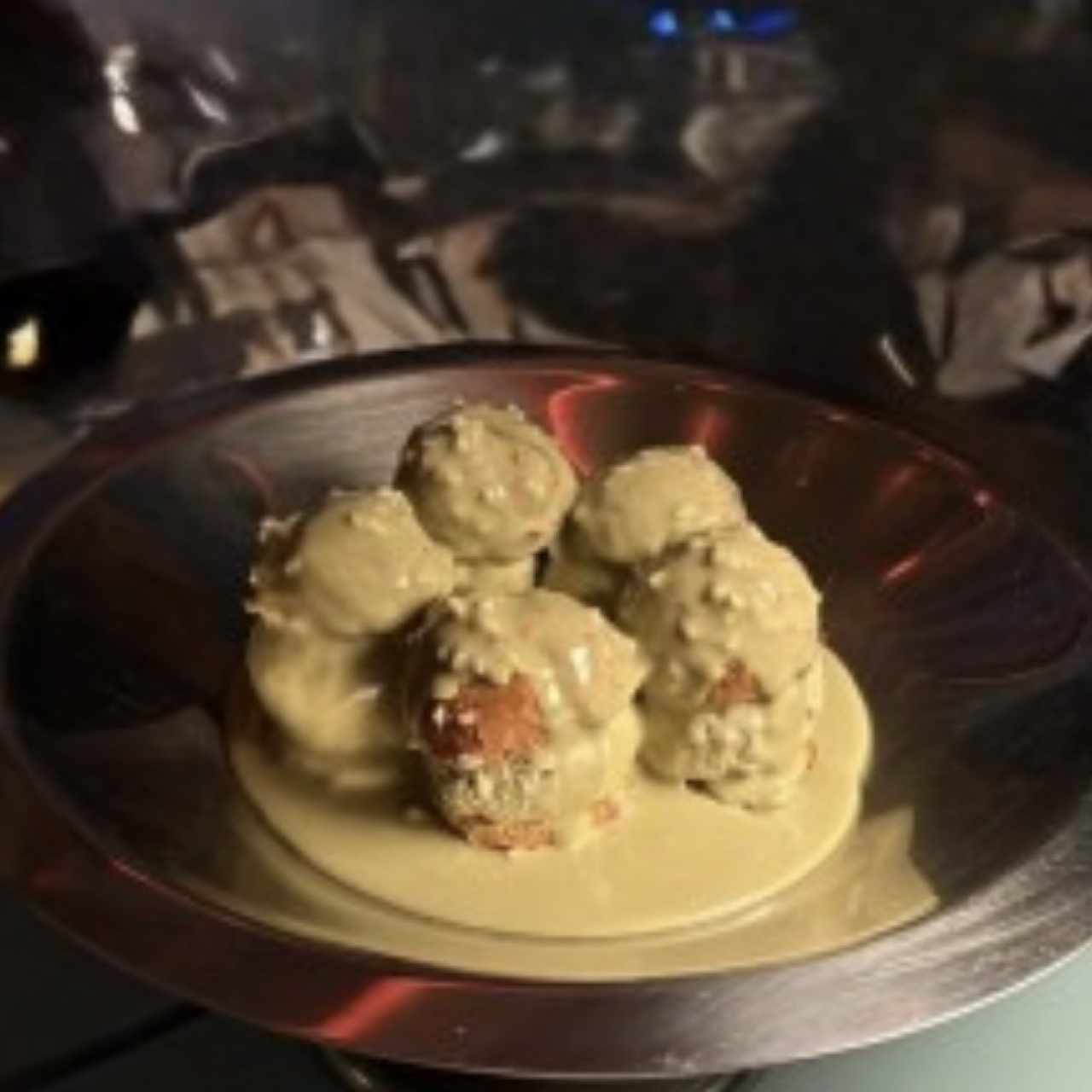 DOLCI - Pistacchio Profiteroles