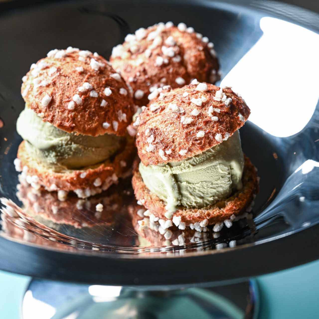 Pistacchio Profiteroles