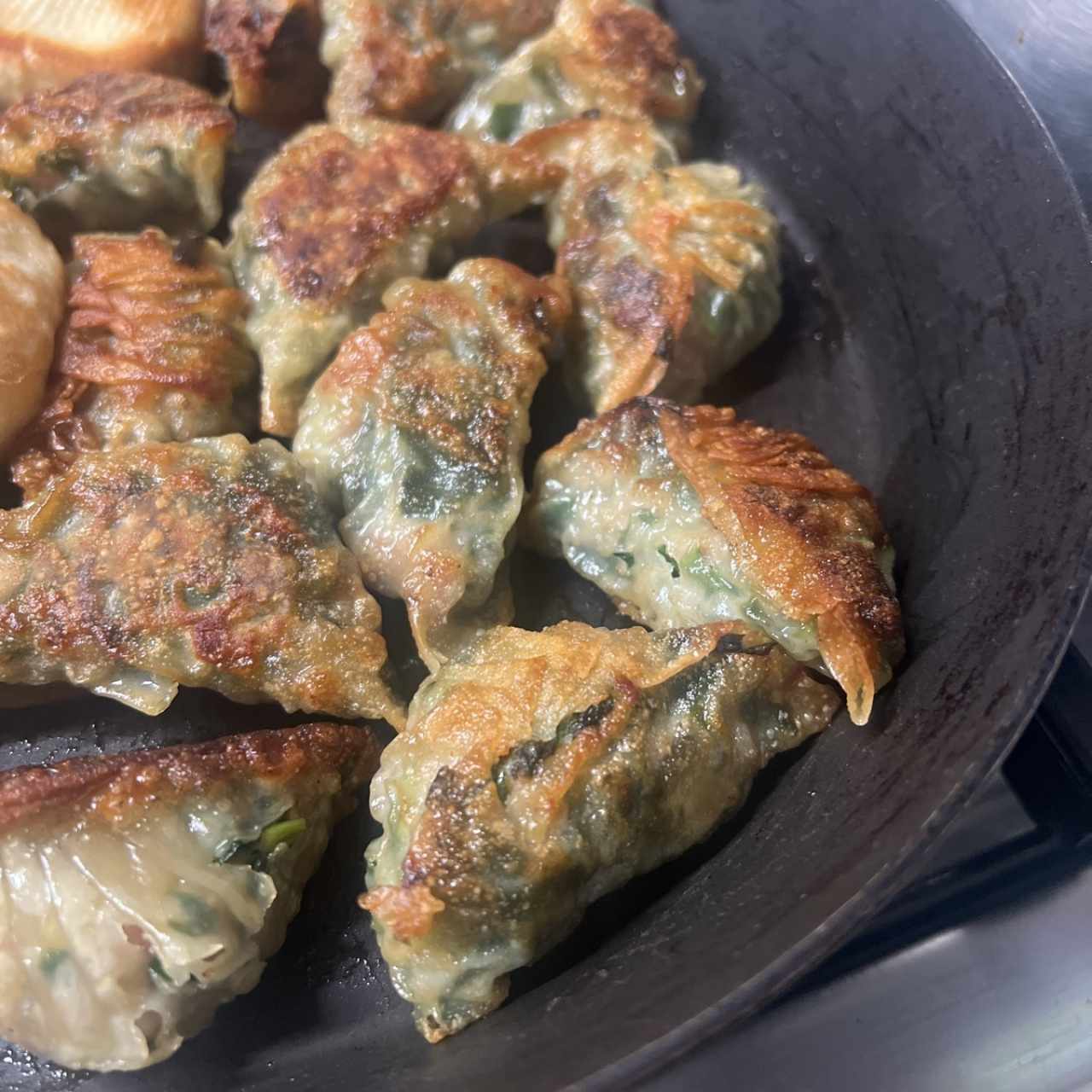 Dumpling de puerco con cebollina