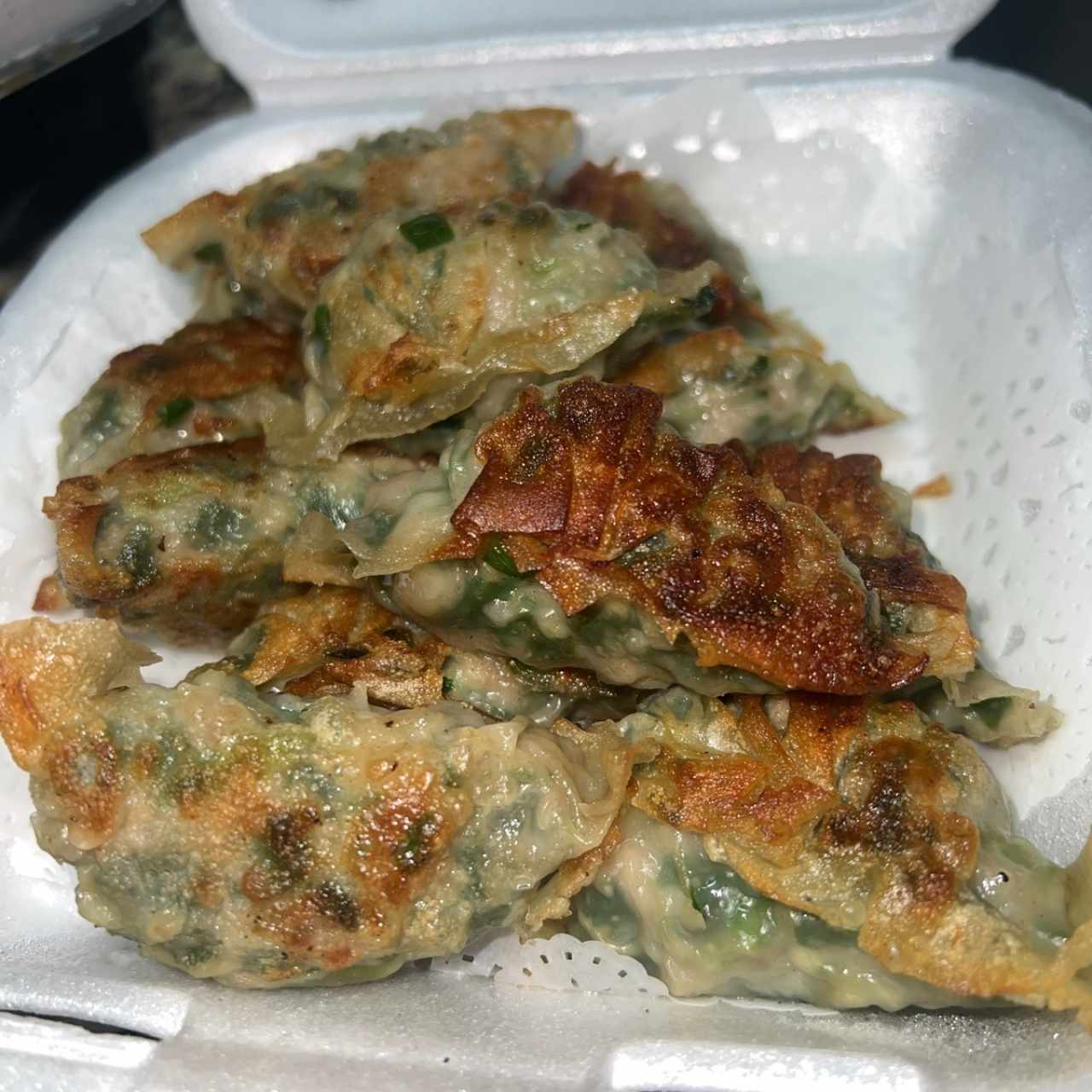 Dumpling de puerco con cebollina