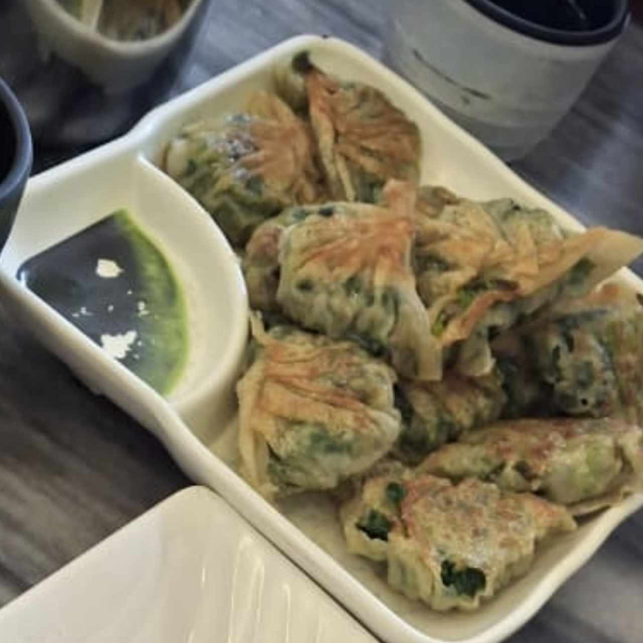 Dumpling de puerco con cebollina