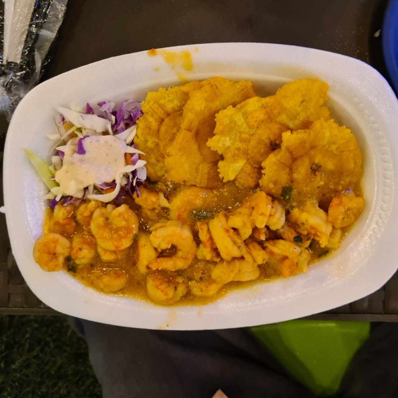 Camarones con patacones