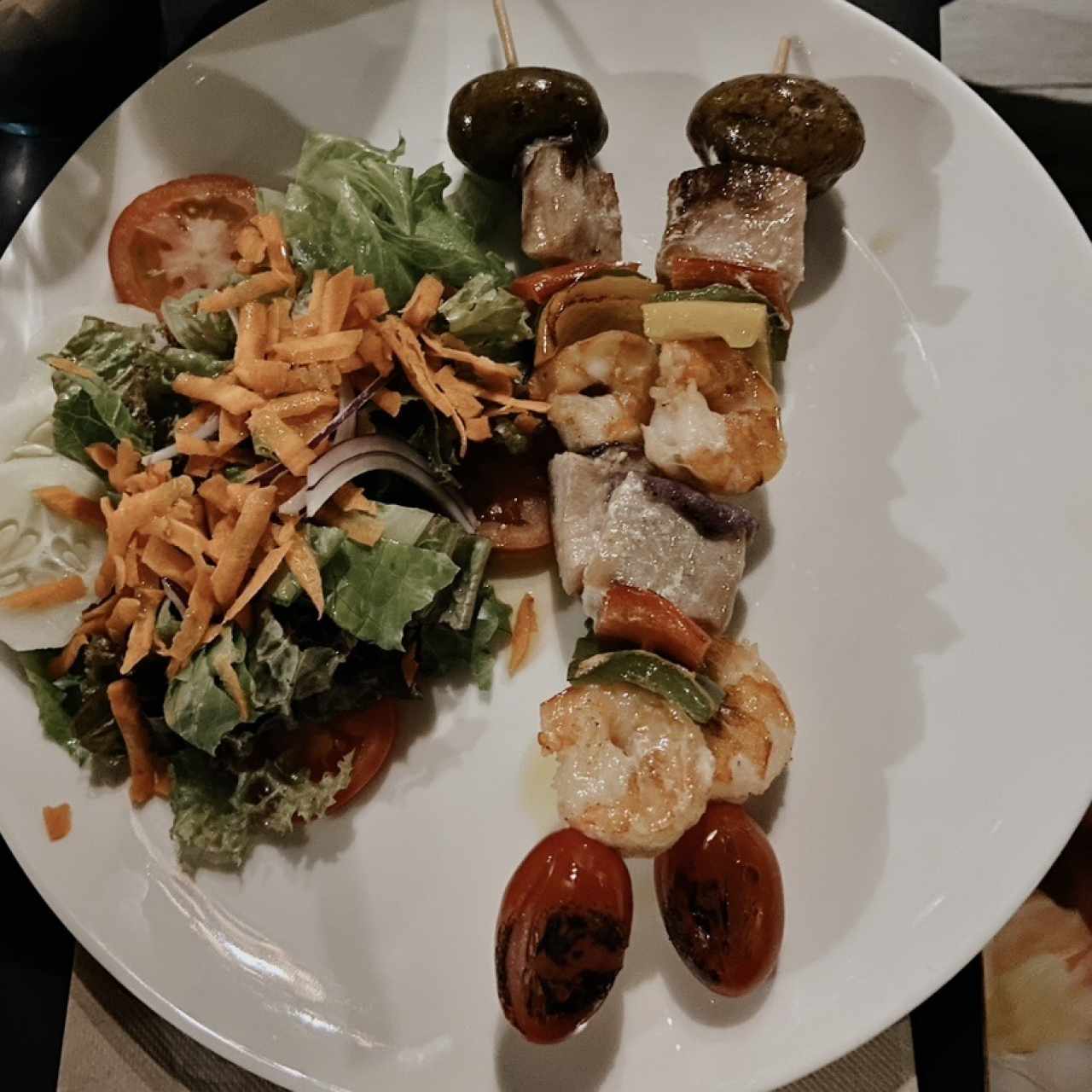 Brocheta de pargo y langostino a la plancha