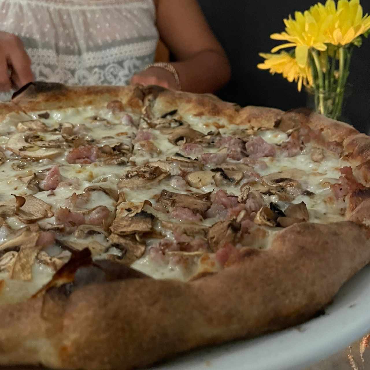 Pizza de Jamón y Champiñones