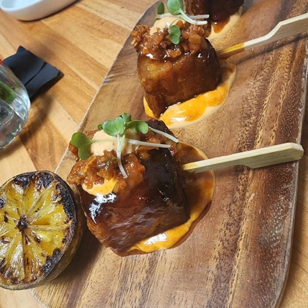 NUESTROS FAVORITOS - PORK BELLY POPS