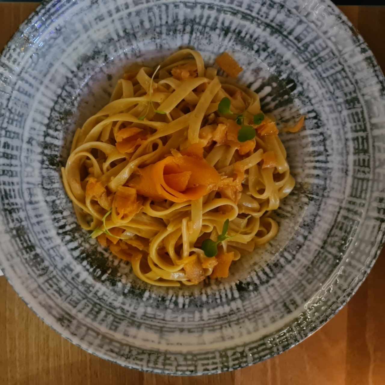 Fettucine alla Crema Rosa di Salmone e Vodka