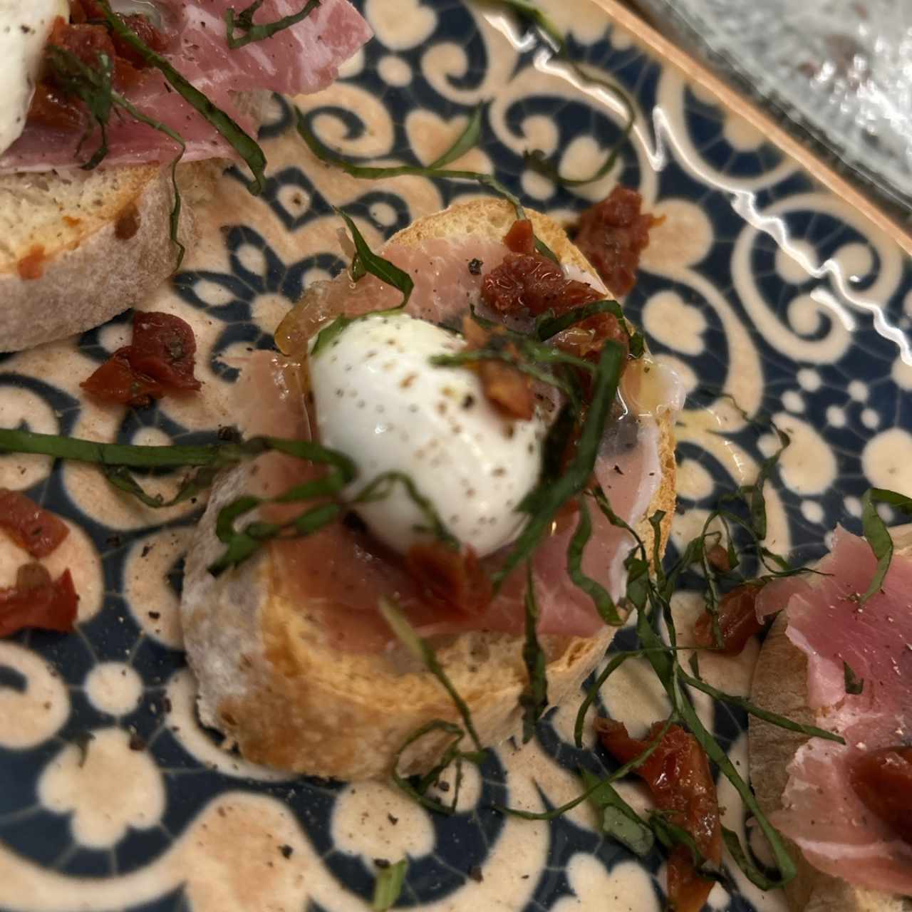 Crostini Prosciutto e Brie