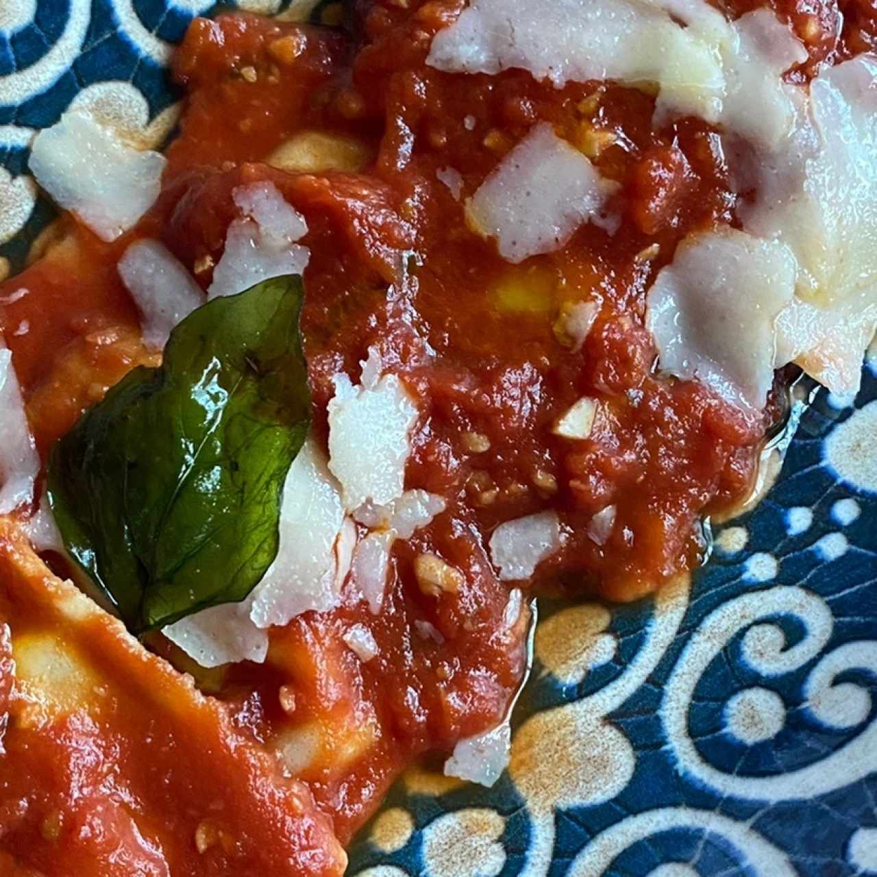 Ravioloni al Pomodoro e Grana