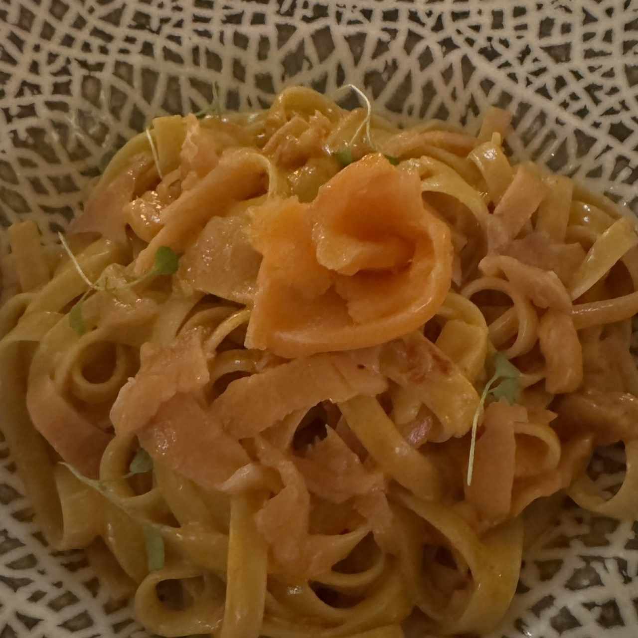 Fettucine alla Crema Rosa di Salmone e Vodka