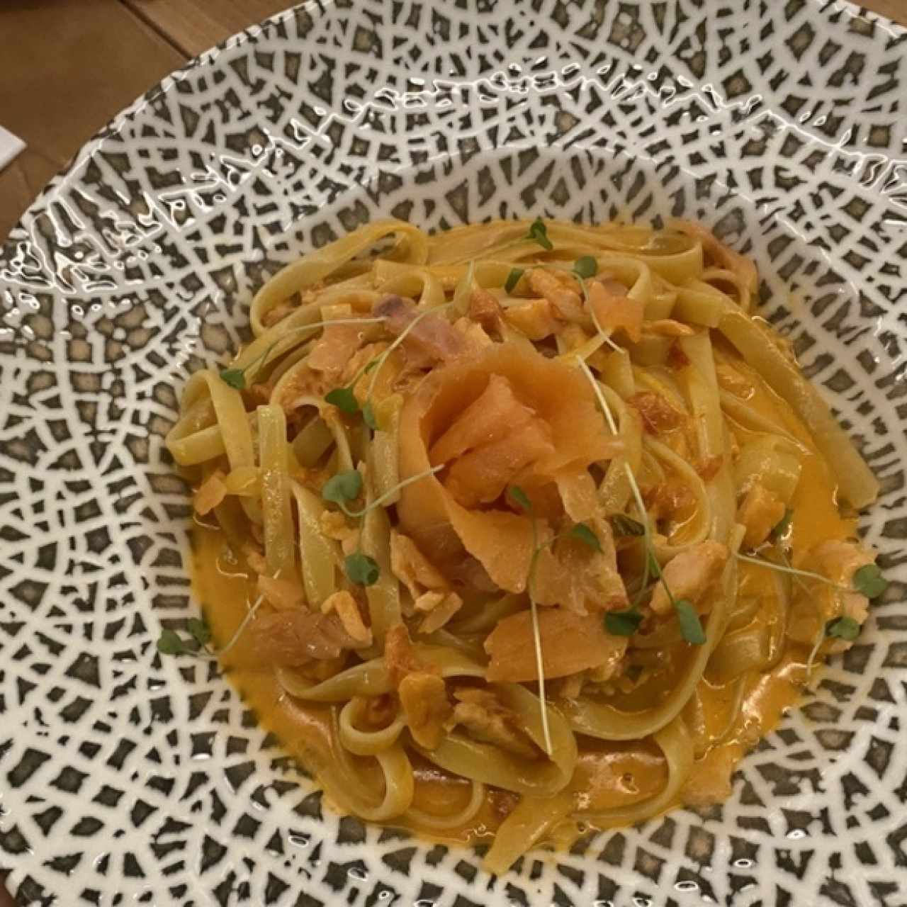 Fettucine alla Crema Rosa di Salmone e Vodka