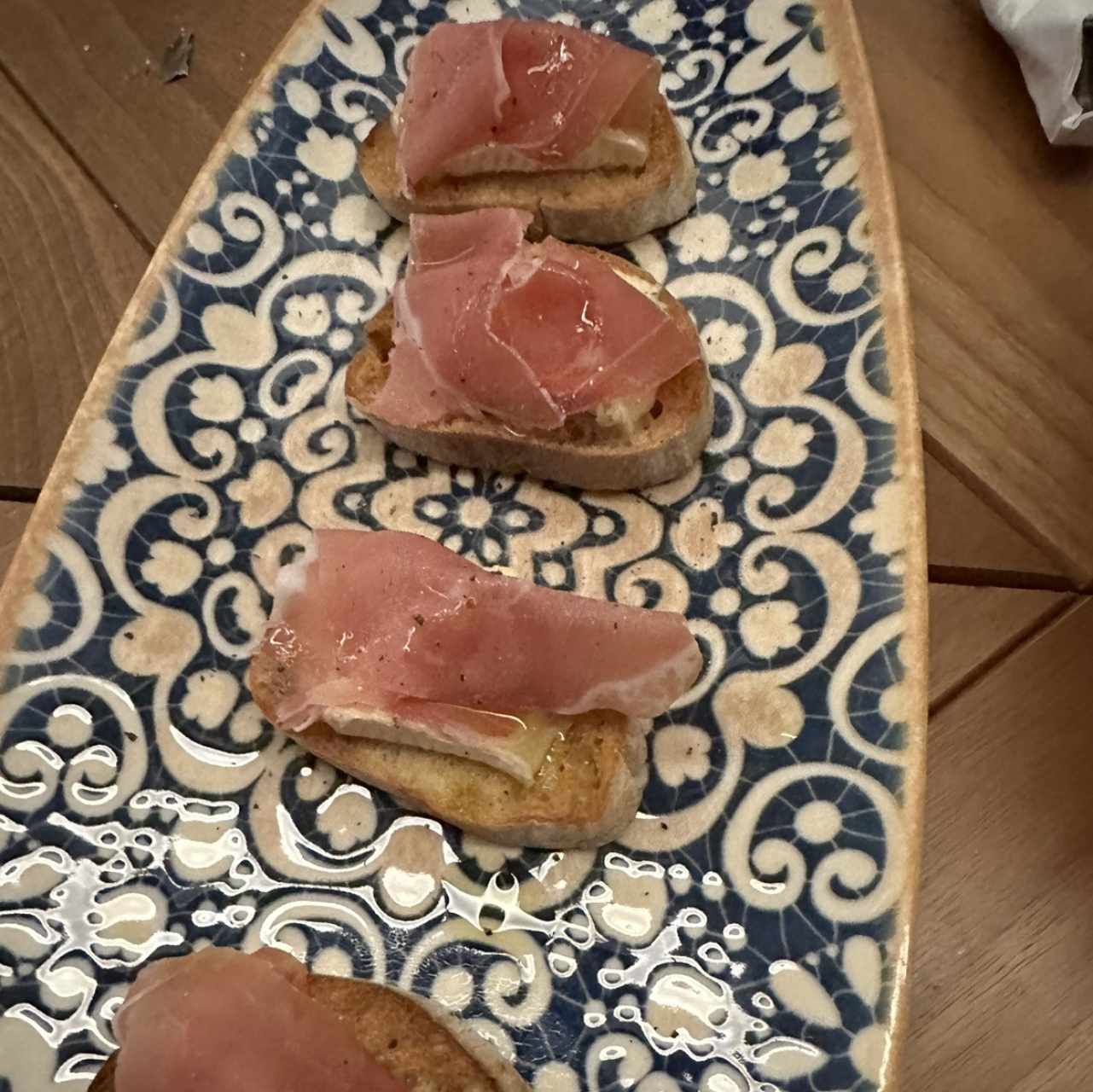 Crostini Prosciutto e Brie
