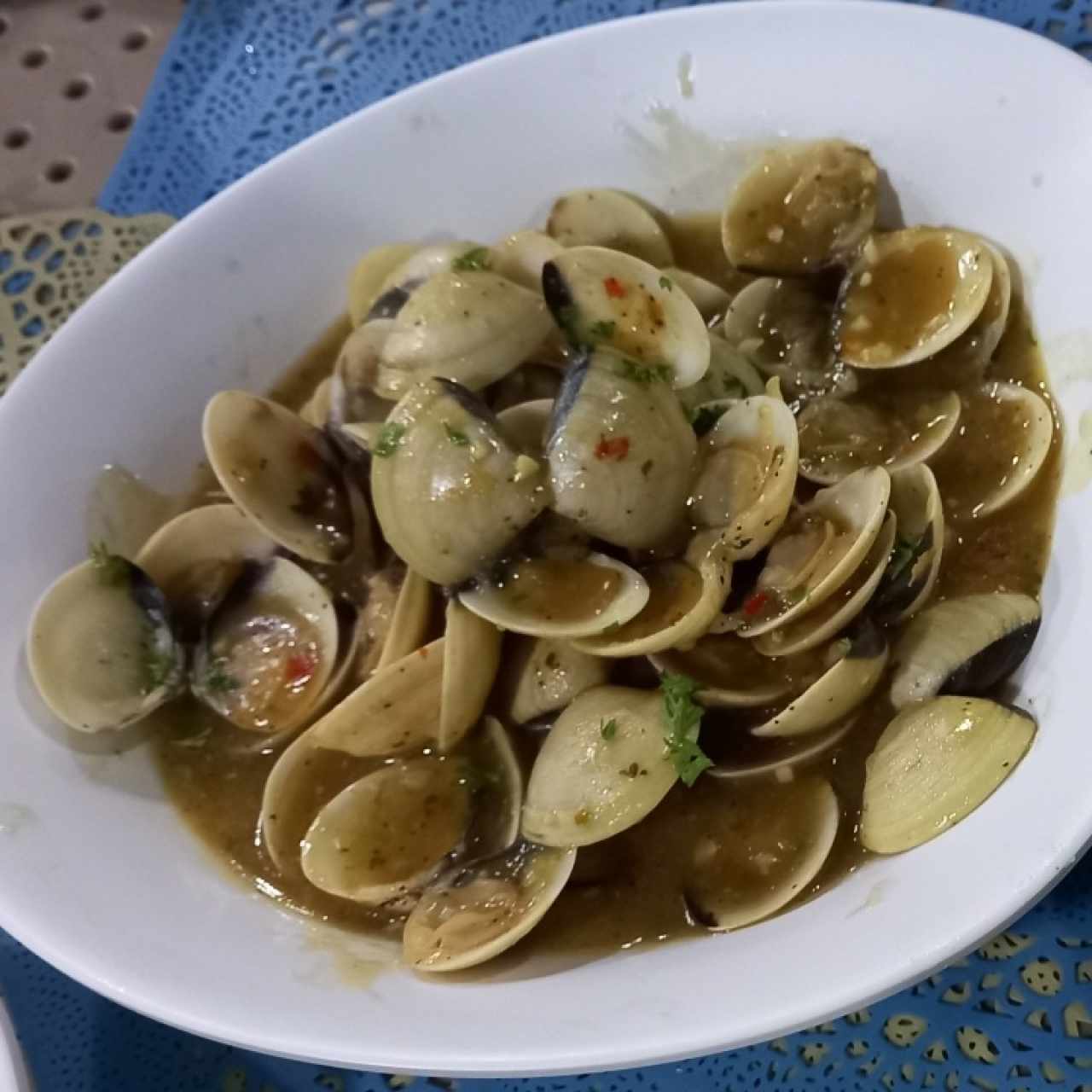 Almejas en Salsa de Vino