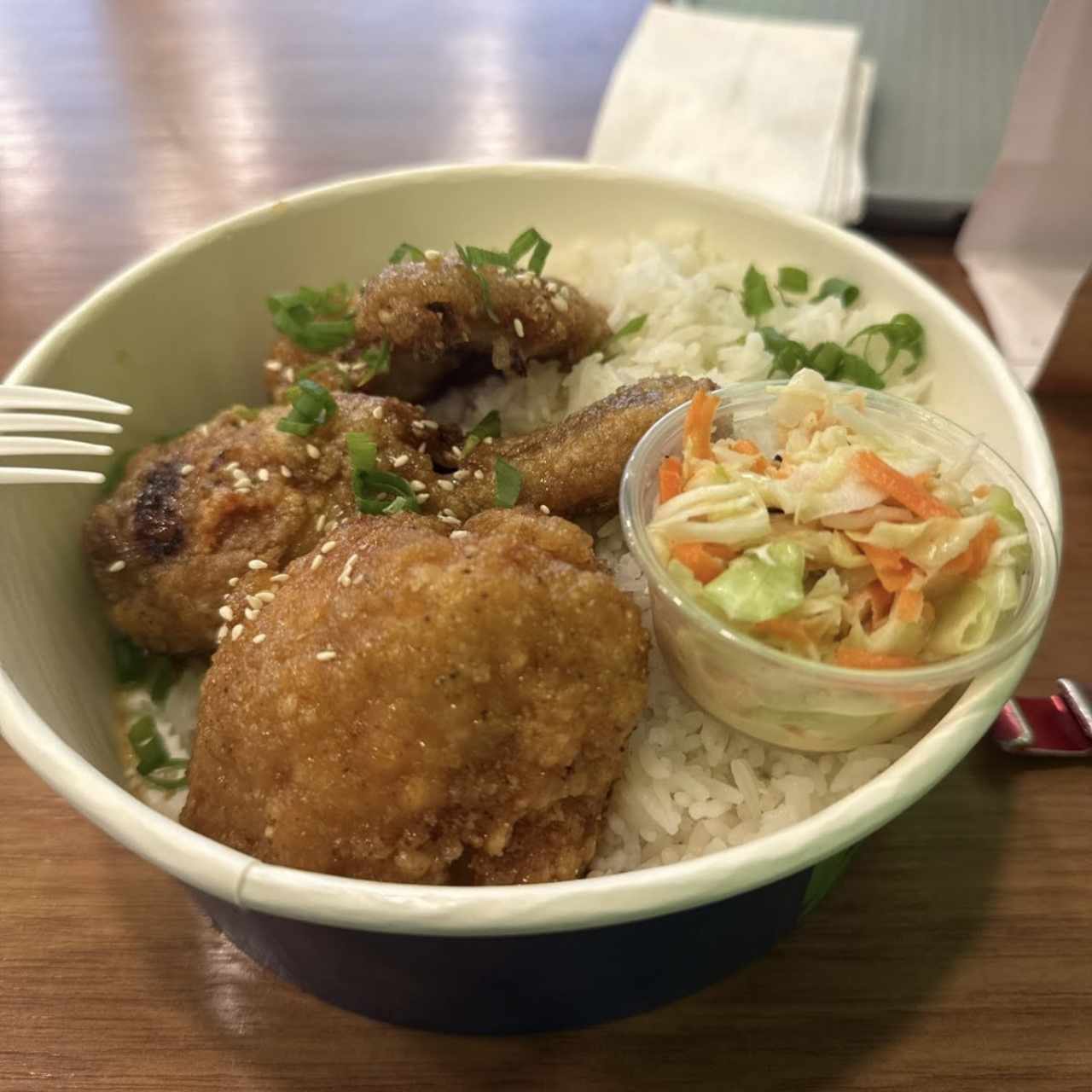 Pollo frito 3 piezas con arroz jazmin