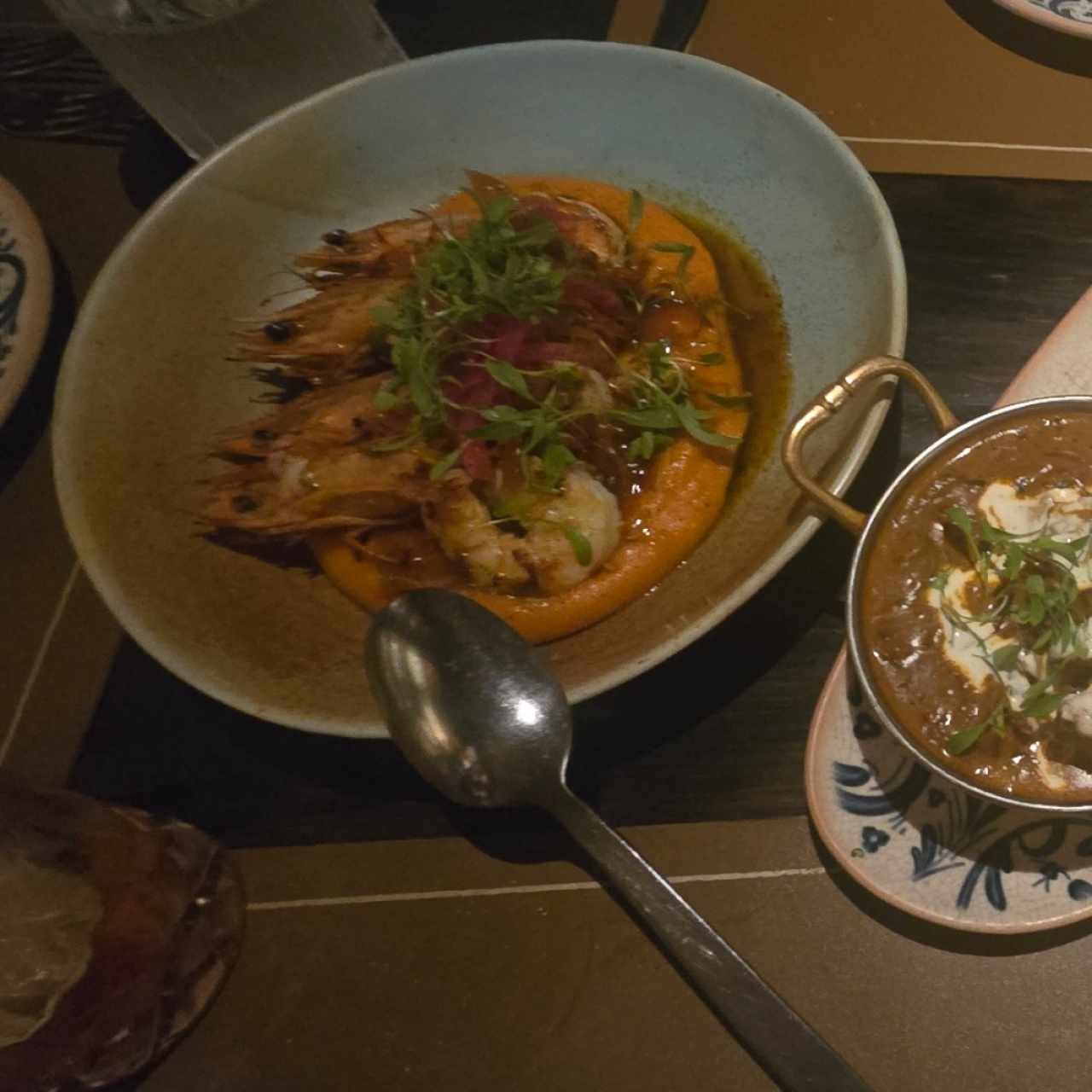 Langostinos con Tamal de Olla
