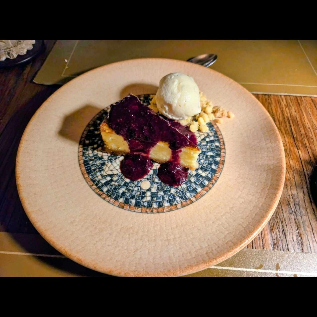 Tarta Vasca con helado de queso ricotta