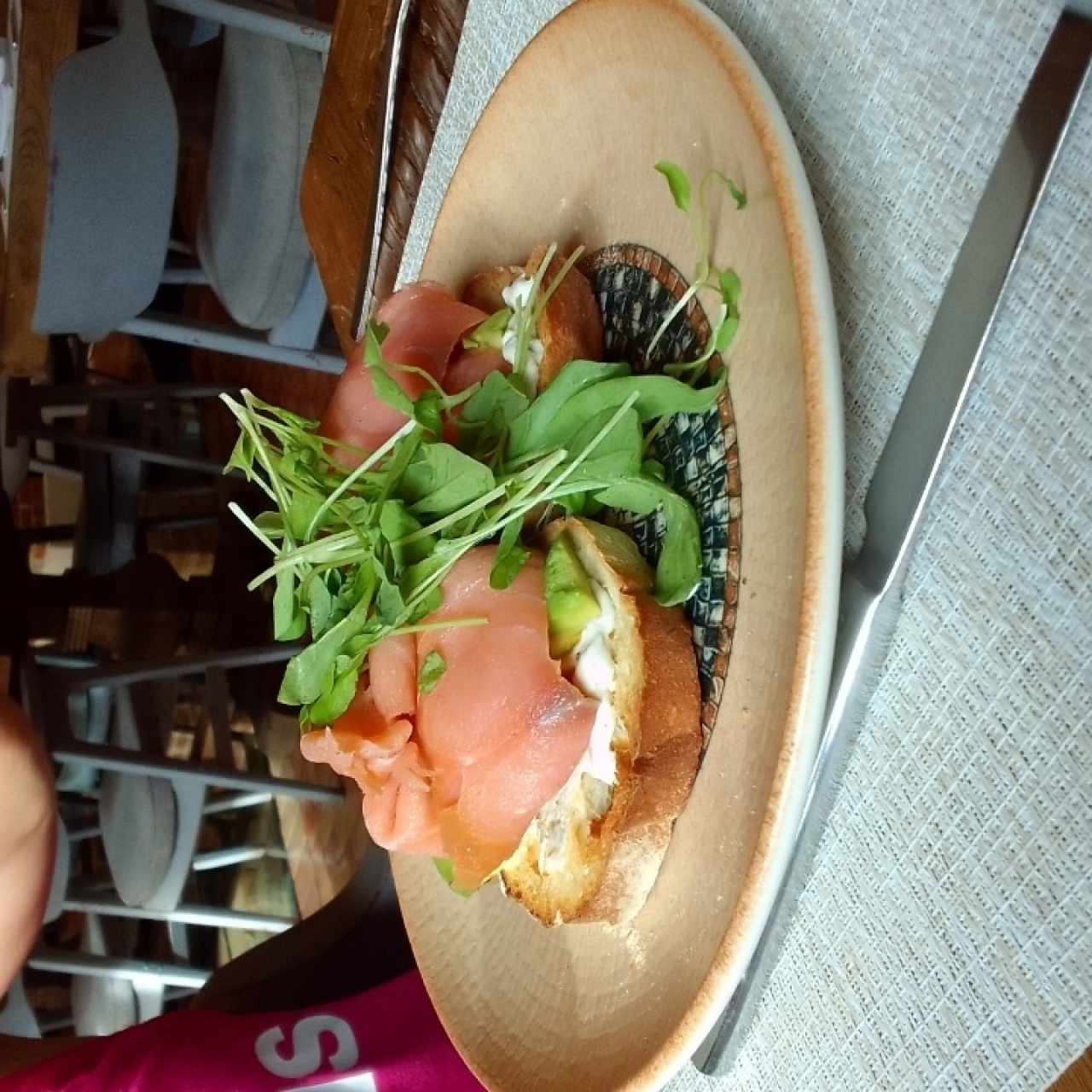 tostada de salmón 