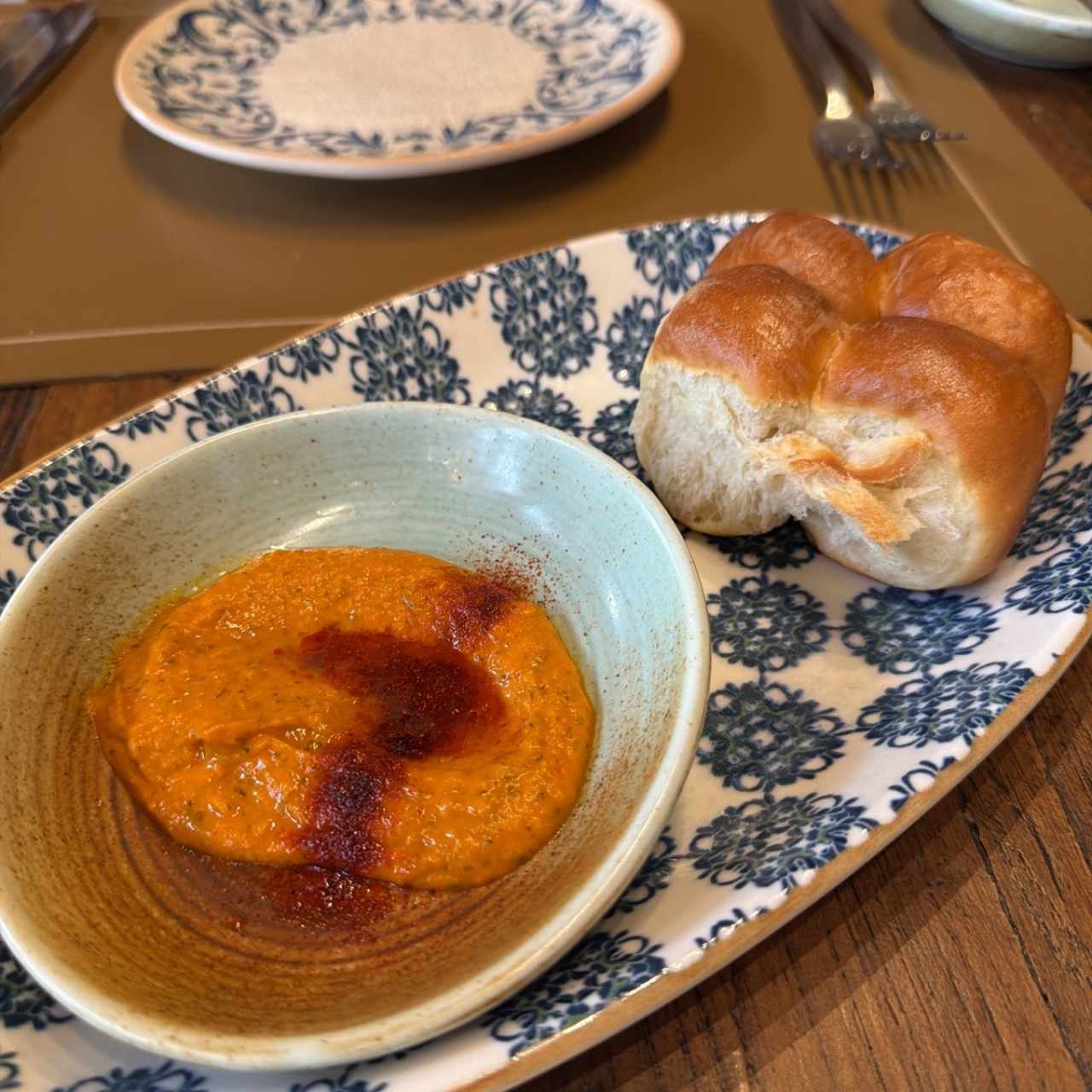 Pan de la casa/mantequilla pty spicy 