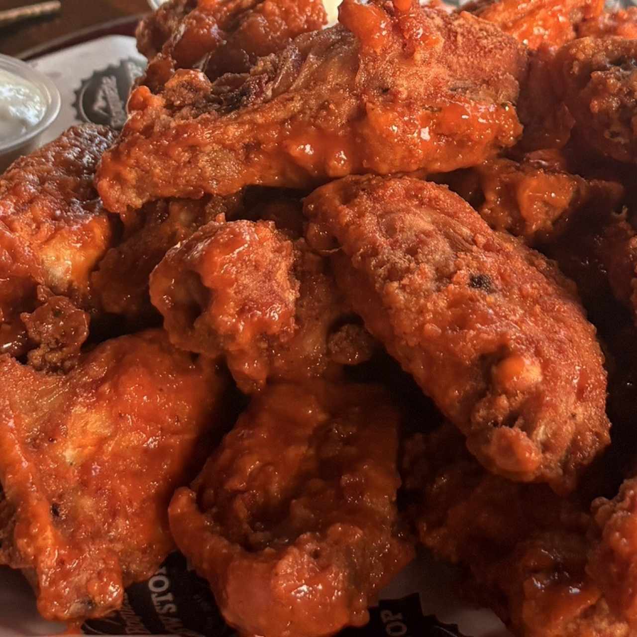 Brew Stop Wings personales $13 / familiares $26